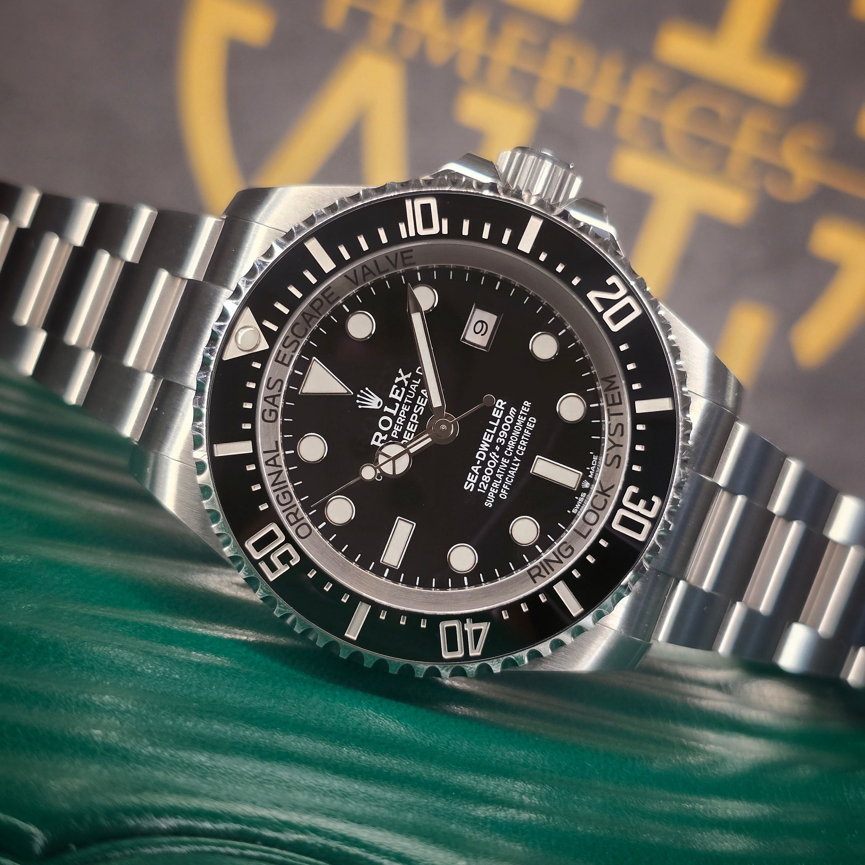 Rolex DeepSea Sea-Dweller 126660 44mm