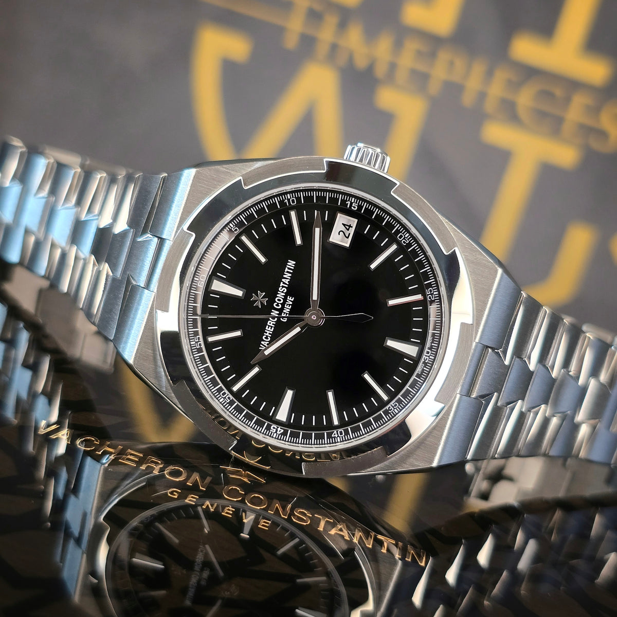 Vacheron Constantin Overseas 4520V front view