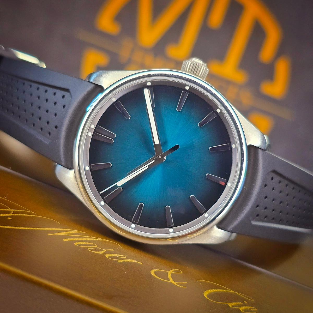 H. Moser & Cie Pioneer Lagoon Blue Fume 3200-1214 front