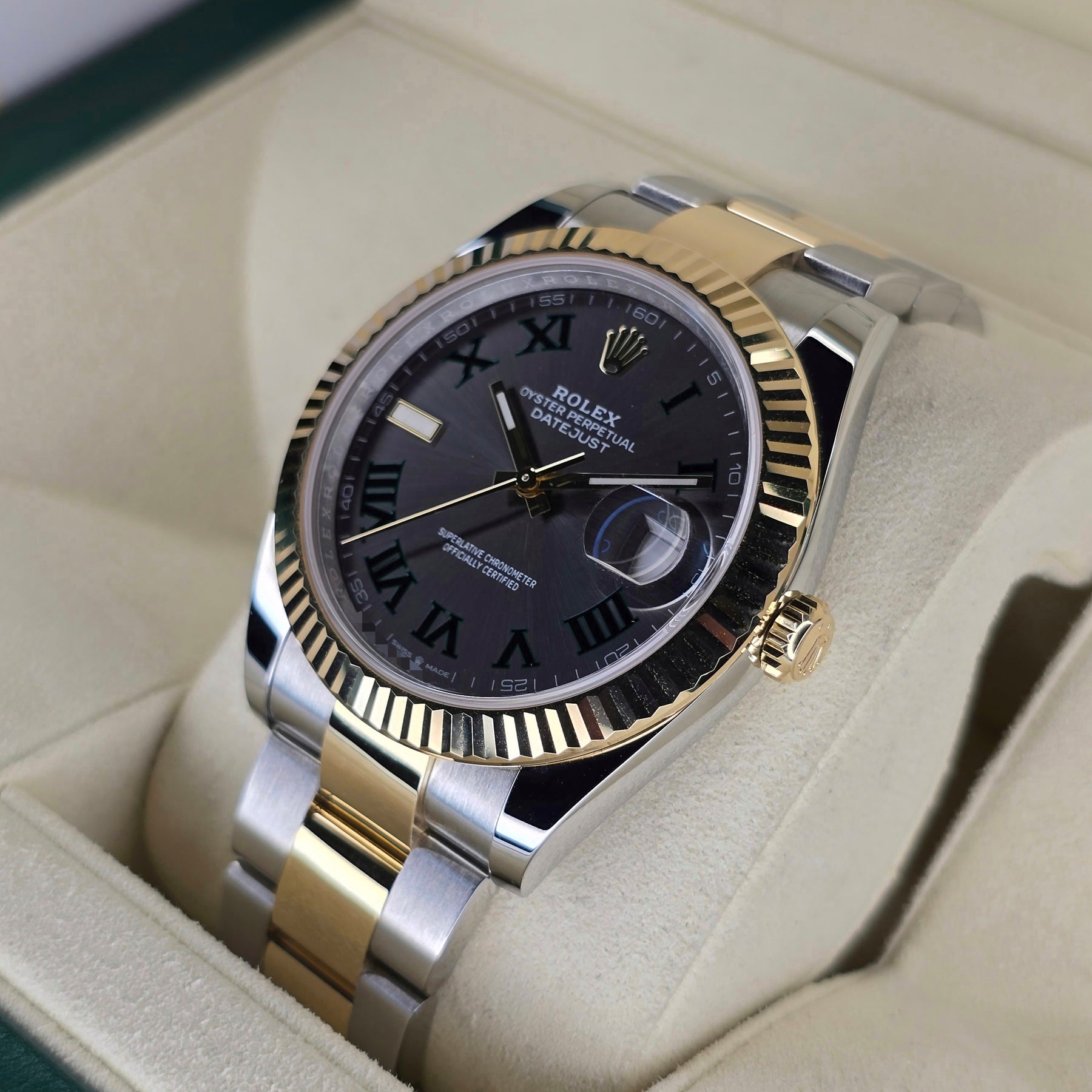 Rolex Datejust Wimbledon 126333 right side case
