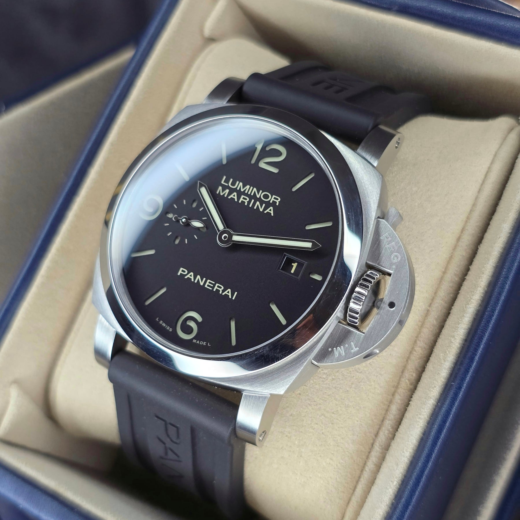 Panerai Luminor Marina PAM03312 right side case