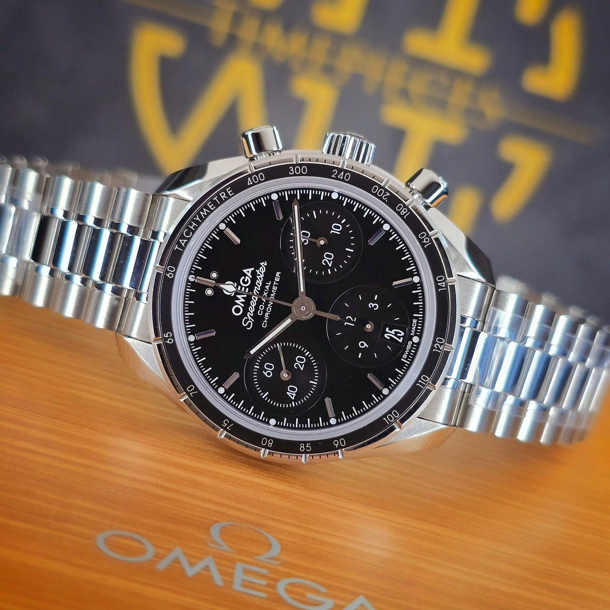 Omega Speedmaster Reduced 324.30.38.50.01.001 dial