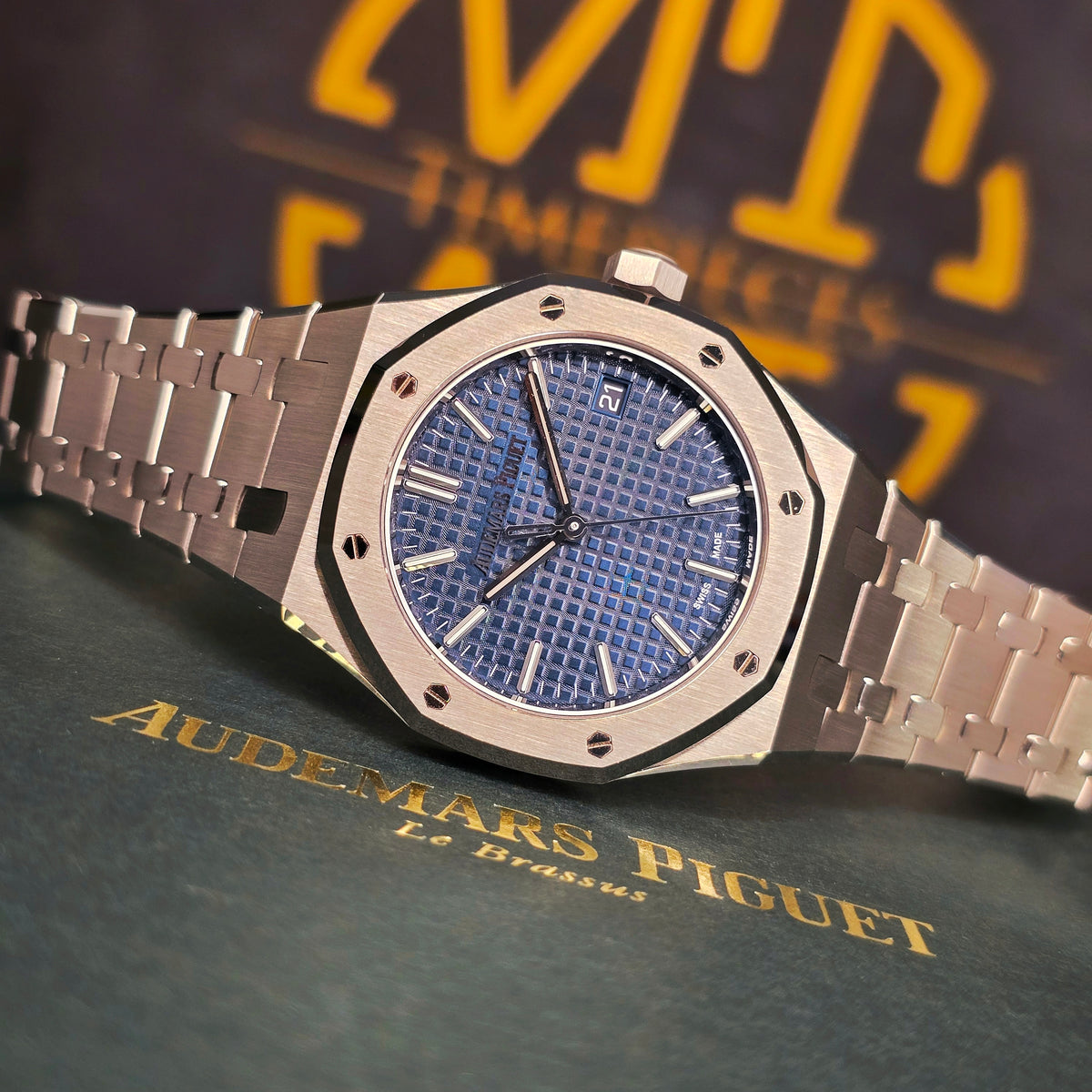 Audemars Piguet Royal Oak Blue 15550st dial