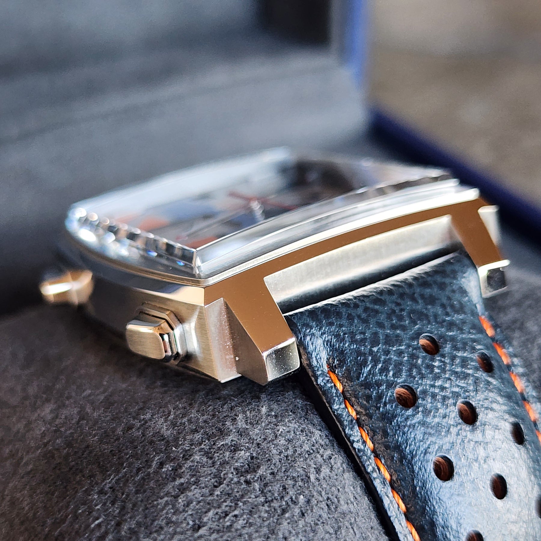 Tag Heuer Monaco Gulf CAW211R case view