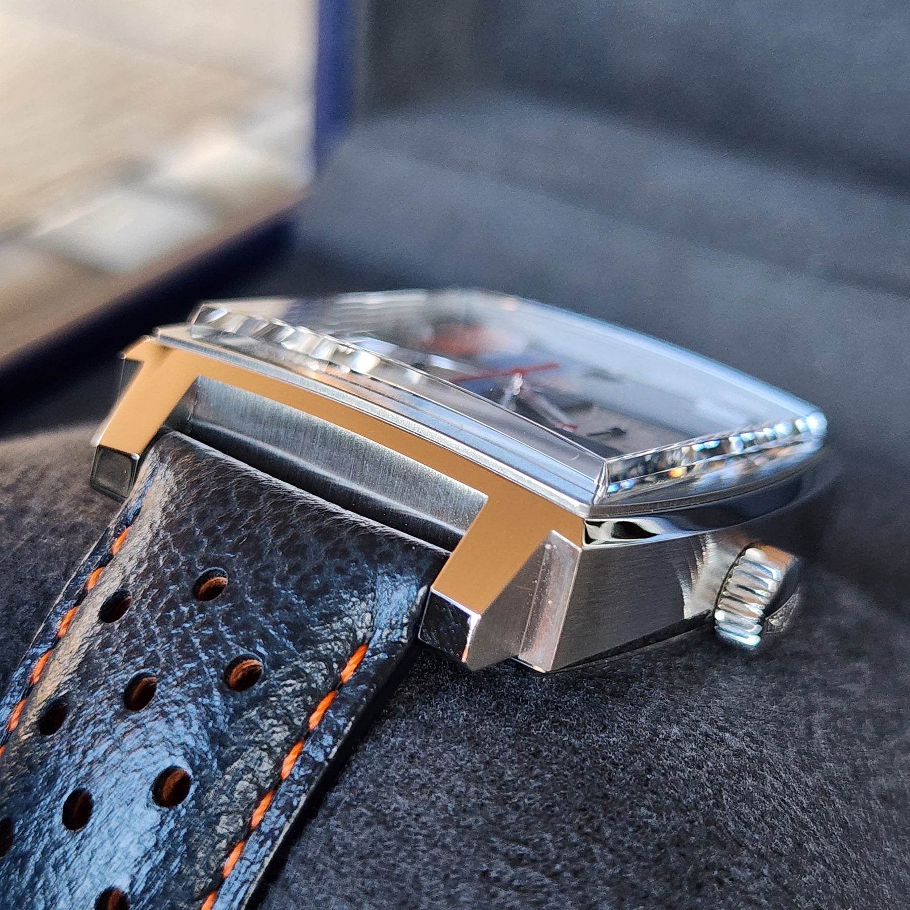 Tag Heuer Monaco Gulf CAW211R case view