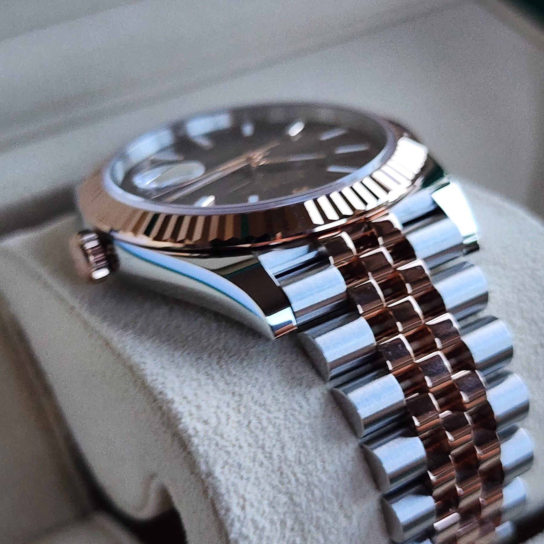Rolex Datejust 41mm Chocolate 126334 lugs view