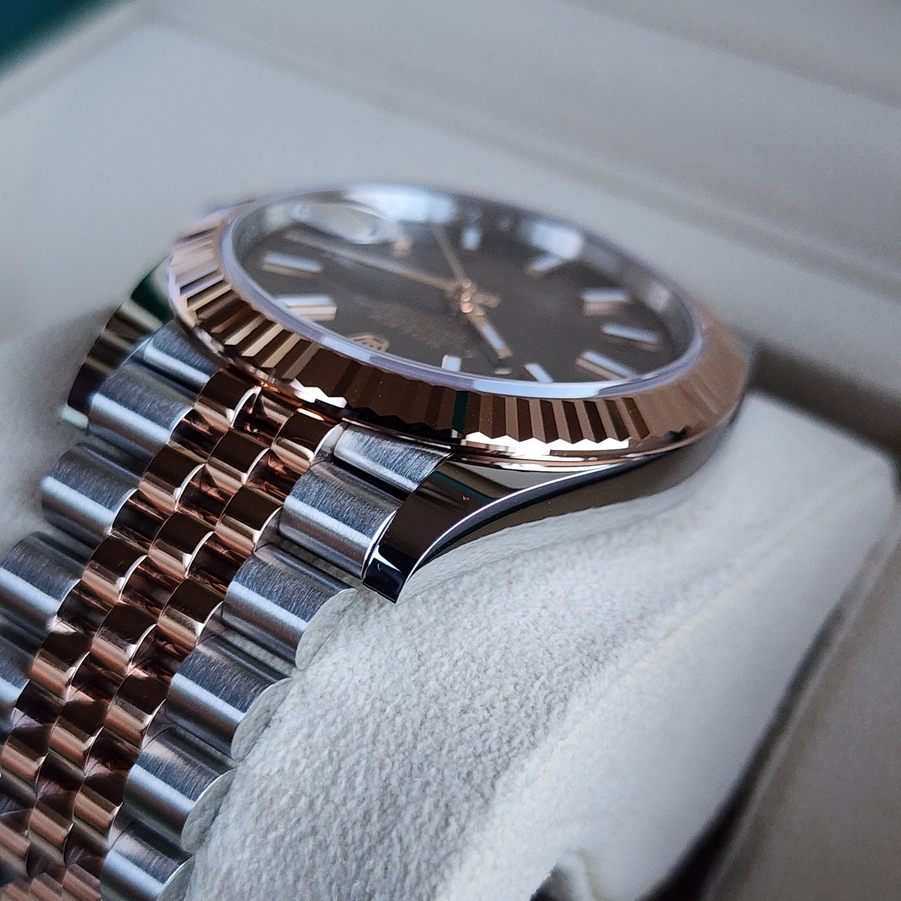 Rolex Datejust 41mm Chocolate 126334 lugs view