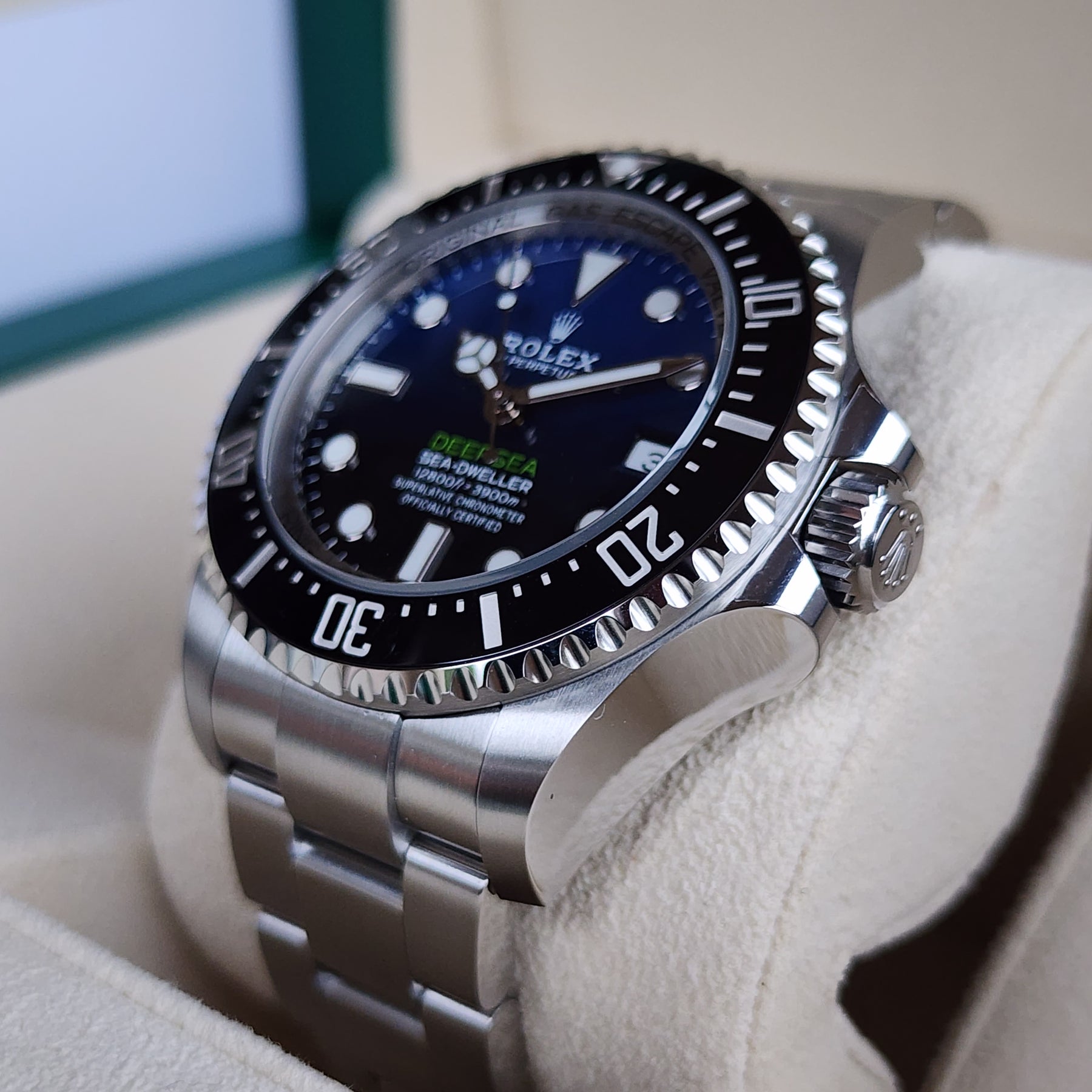 Rolex Deepsea James Cameron 136660 right view