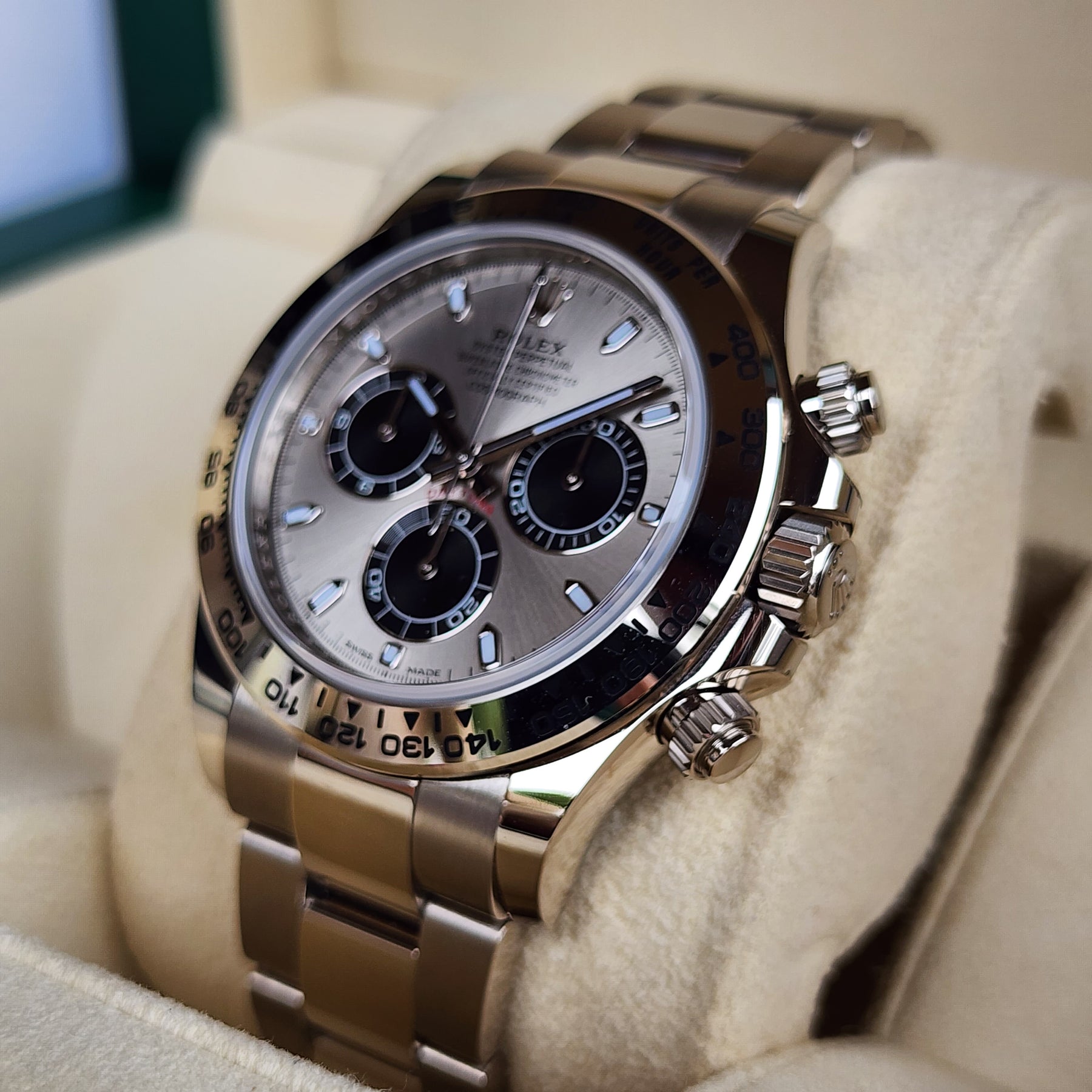 Rolex Cosmograph Daytona White Gold 116509 right side crown view