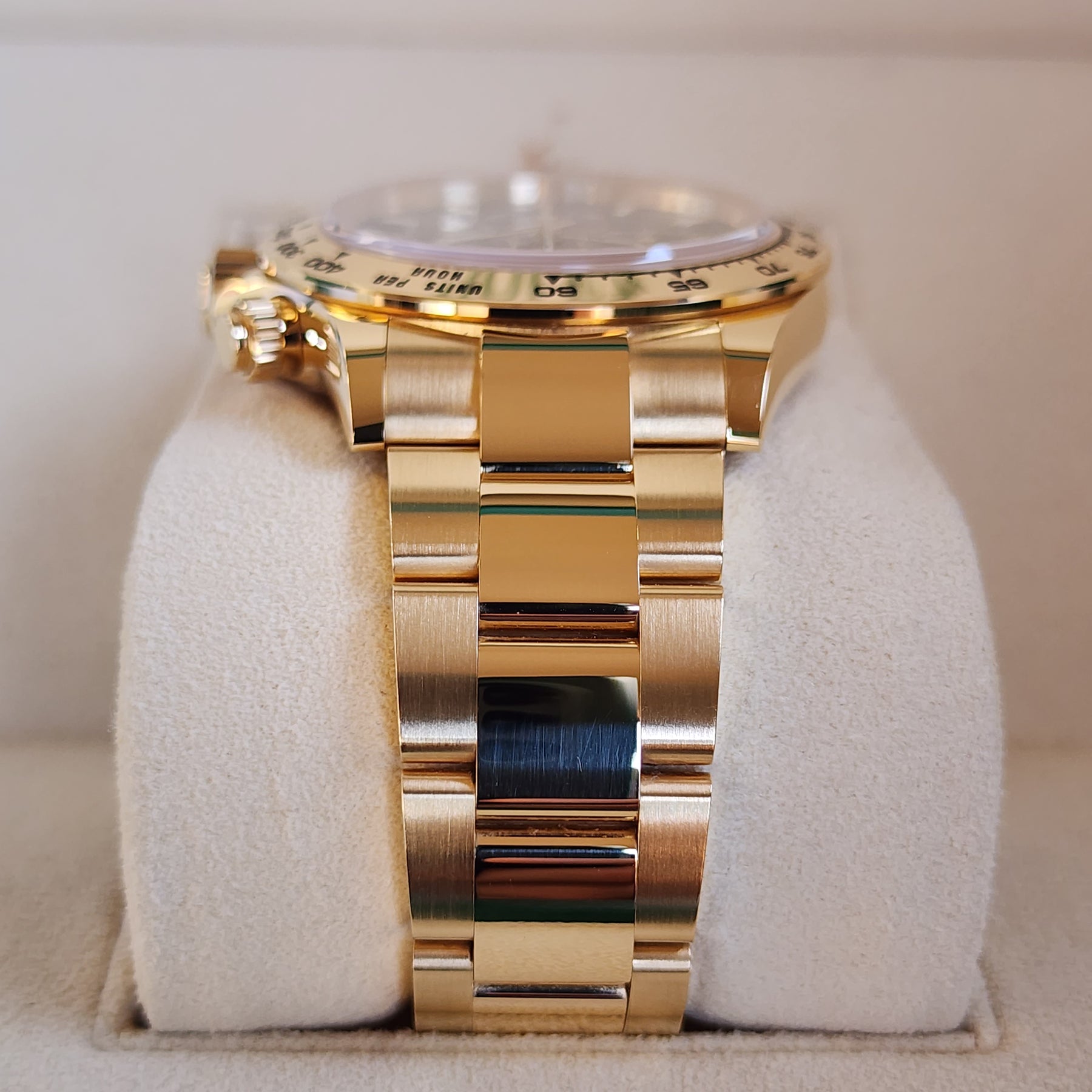 Rolex Daytona Yellow Gold Green Dial John Mayer 116508 lug view