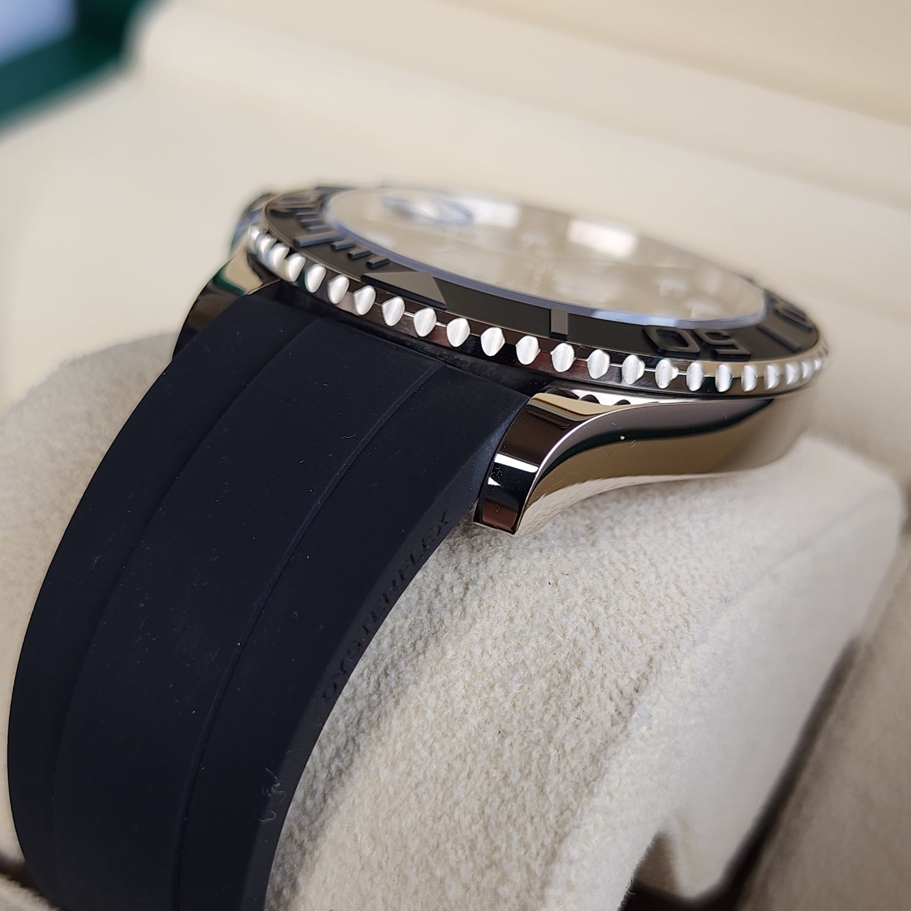 Rolex Yacht-Master 226659 white gold case, oysterflex bracelet view