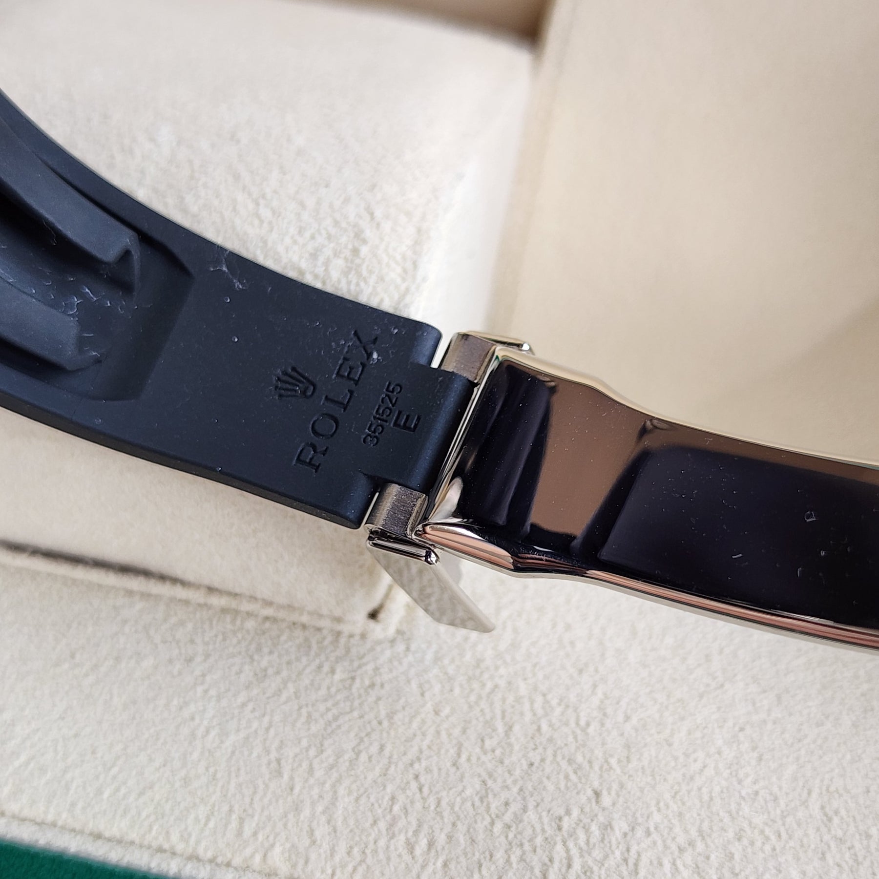 Rolex Yacht-Master 226659 white gold oysterflex bracelet view