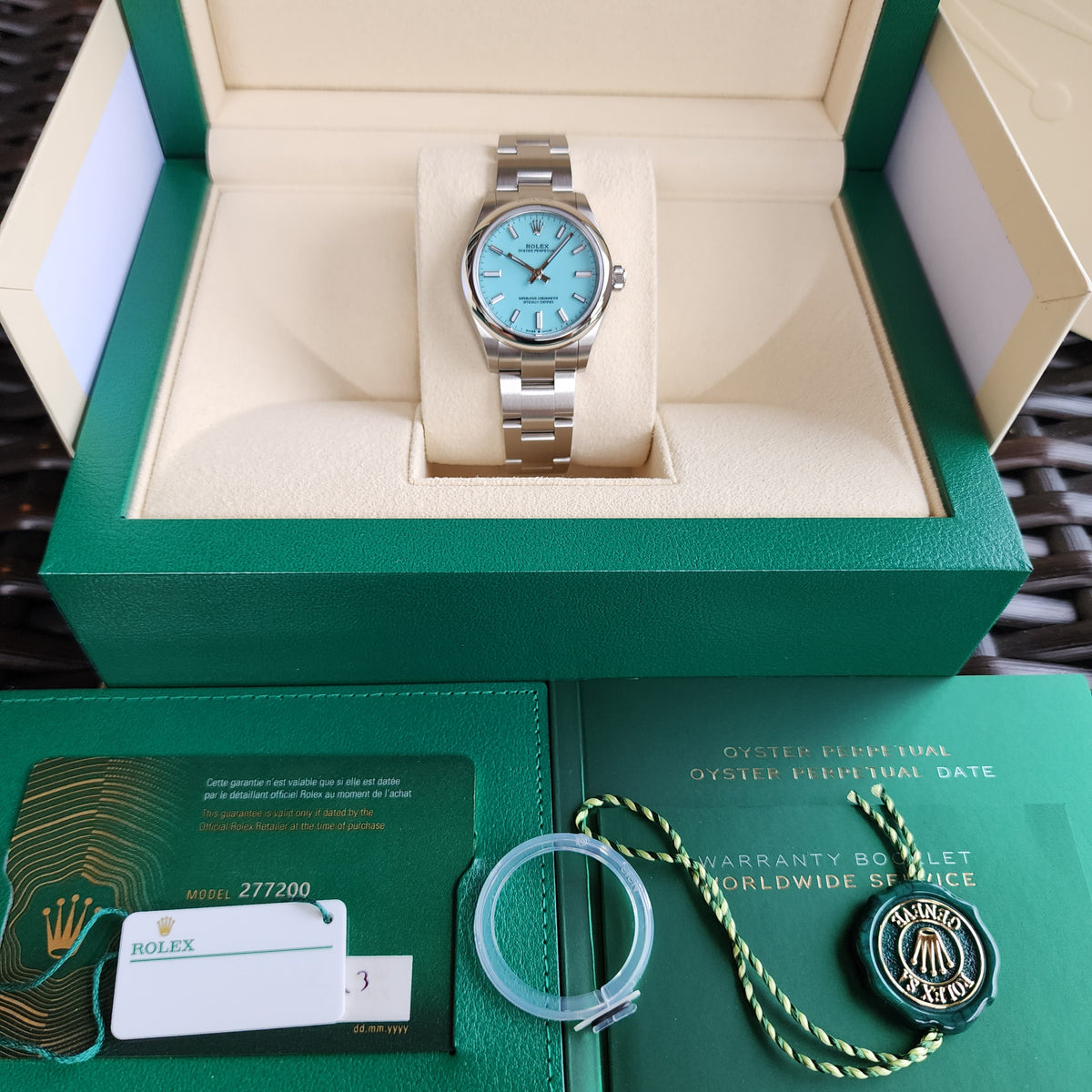 Rolex Oyster Perpetual Tiffany 277200 full set view