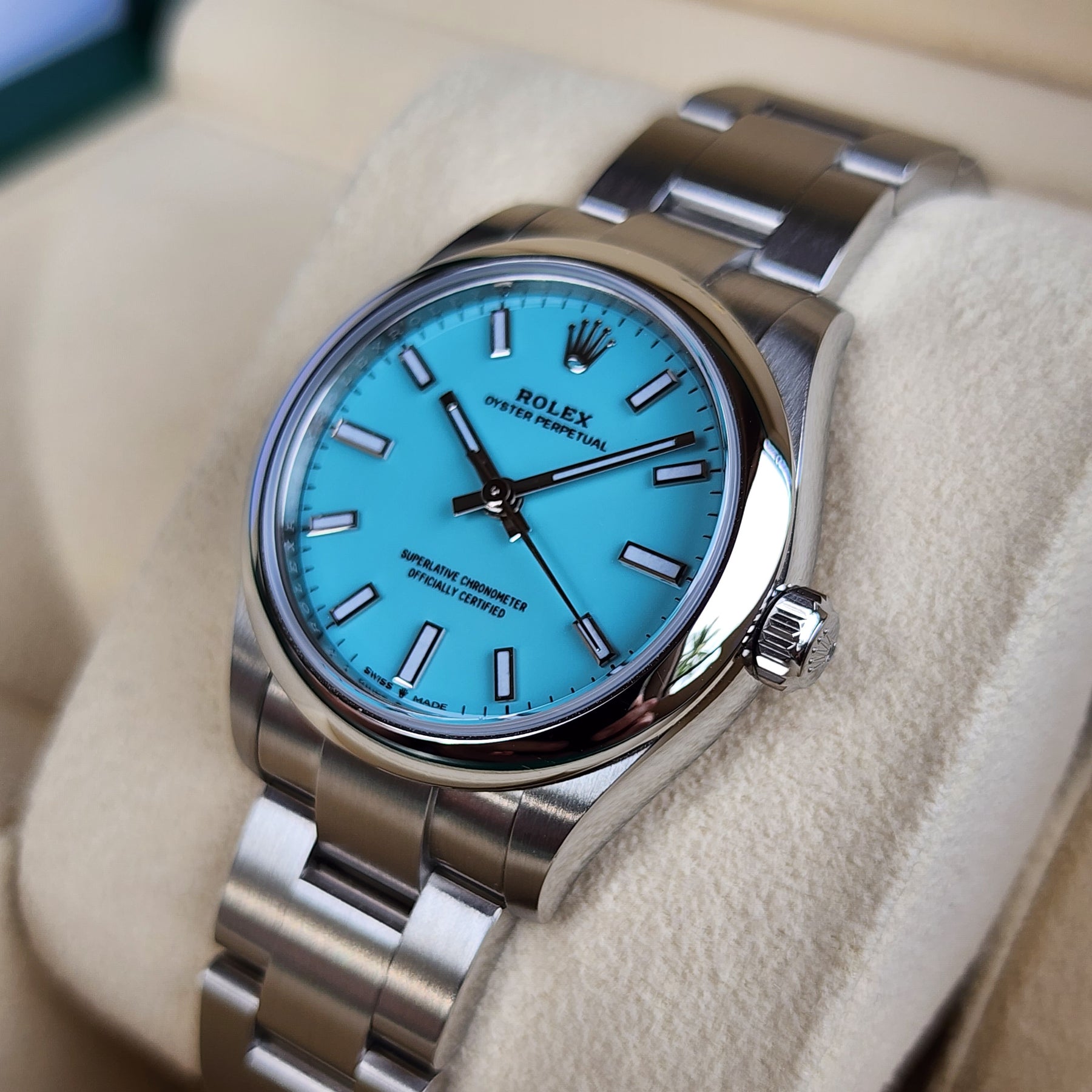 Rolex Oyster Perpetual Tiffany 277200 right side crown view