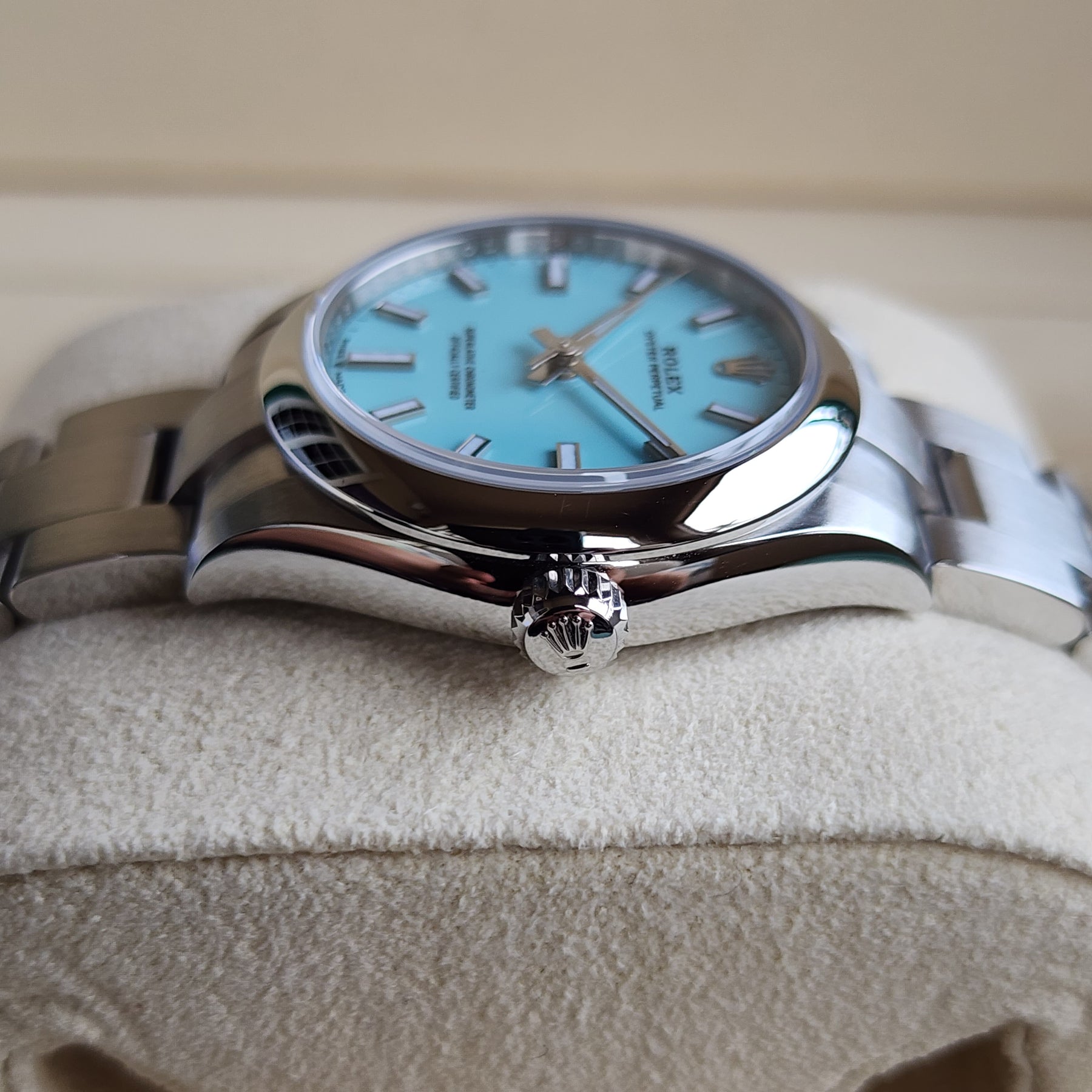 Rolex Oyster Perpetual Tiffany 277200 side profile view