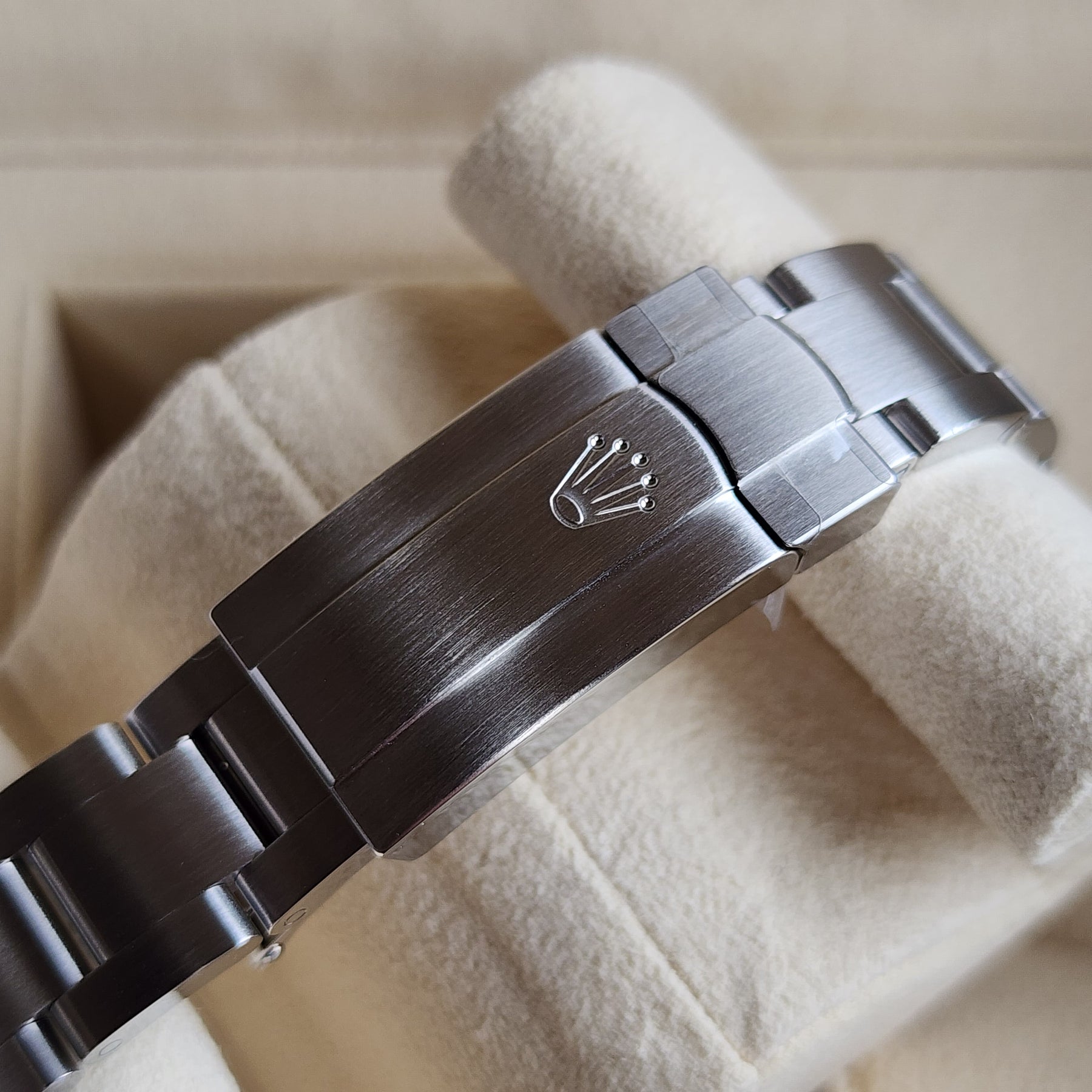 Rolex Oyster Perpetual Tiffany 277200 clasp view