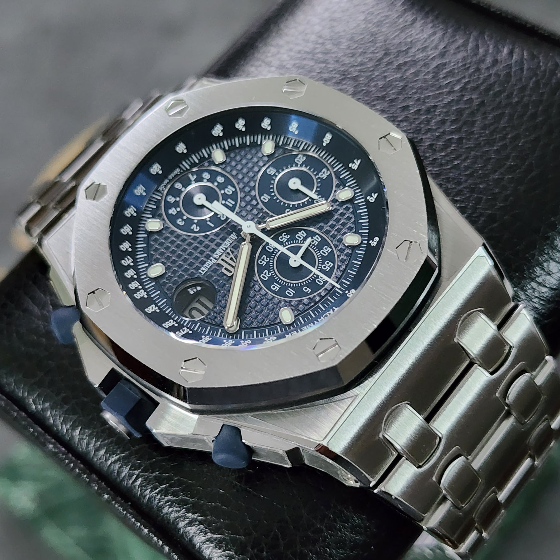 Audemars Piguet Royal Oak Offshore The Beast 42mm right view