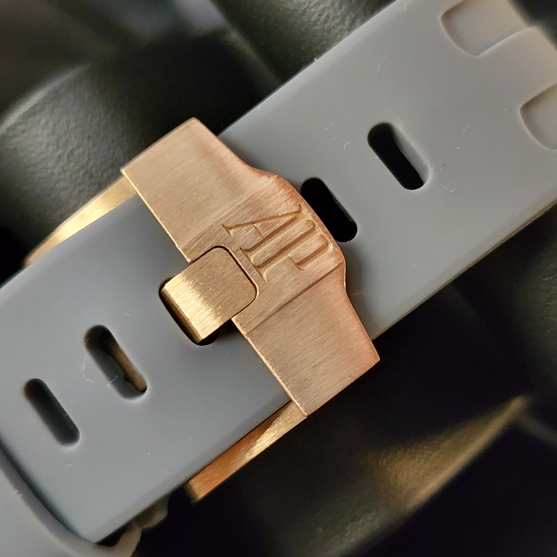 Audemars Piguet Royal Oak Offshore 42mm clasp view