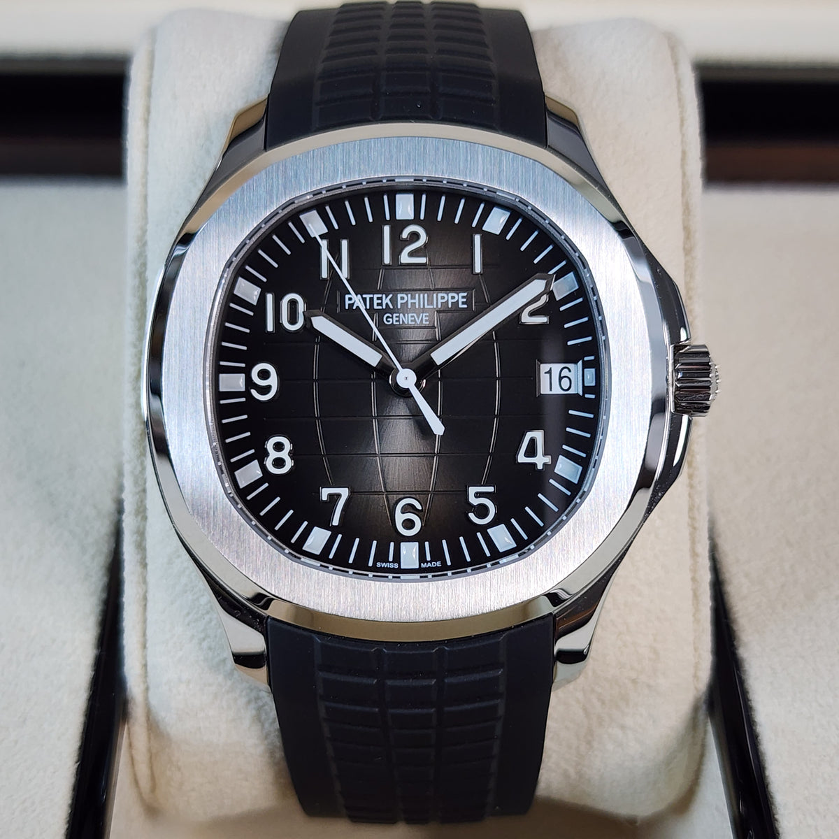 Patek Philippe Aquanaut 5167a-001 front view