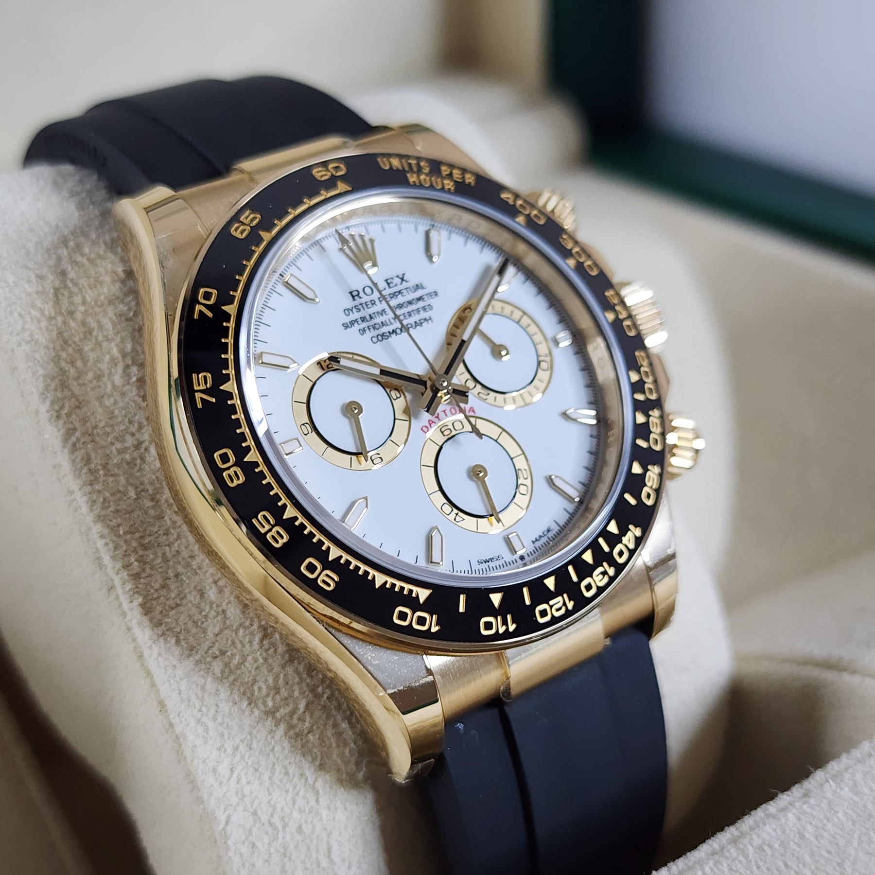 Rolex Daytona Yellow Gold Oysterflex 126618LN right view