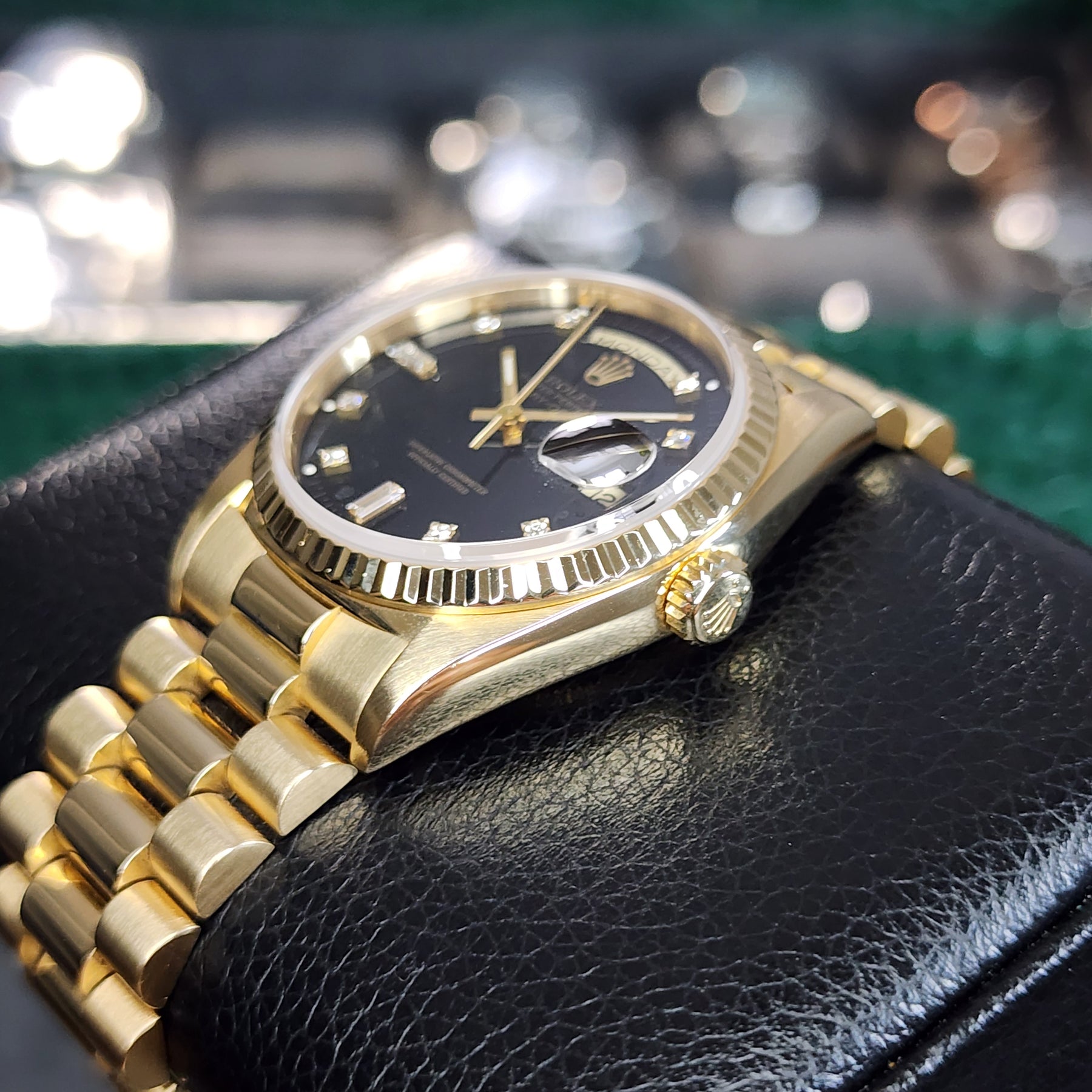 Rolex Day-Date 36 Diamond Baguette Dial 18238 right side, crown view