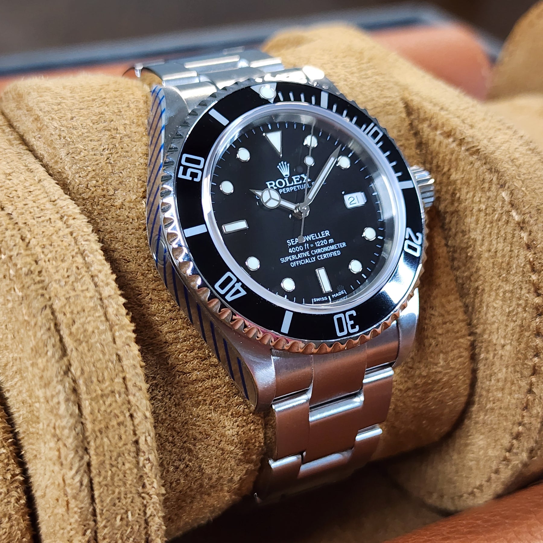 Rolex Sea-Dweller 16600 left side case view
