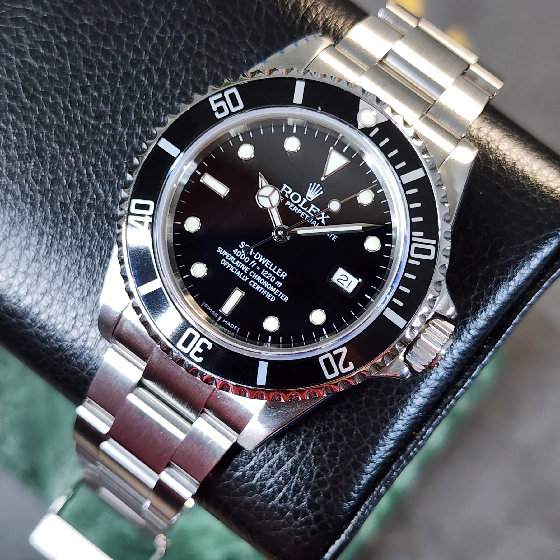 Rolex Sea-Dweller 16600 front view