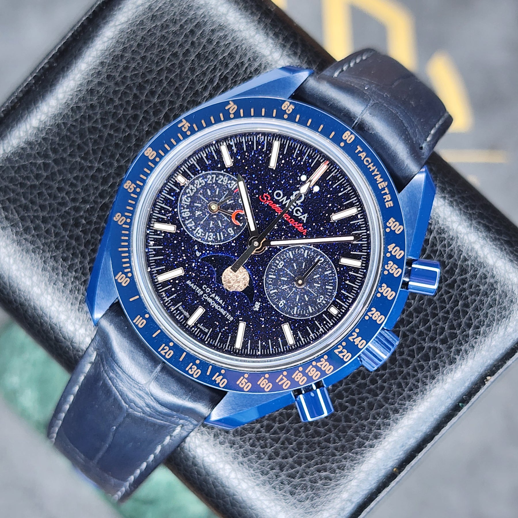 Omega Speedmaster Blue Side Of The Moon 44.25mm dial view