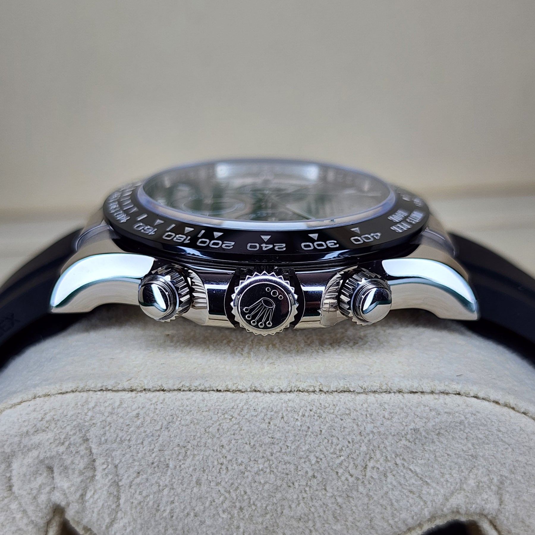 Rolex Cosmograph Daytona 116519LN side case view