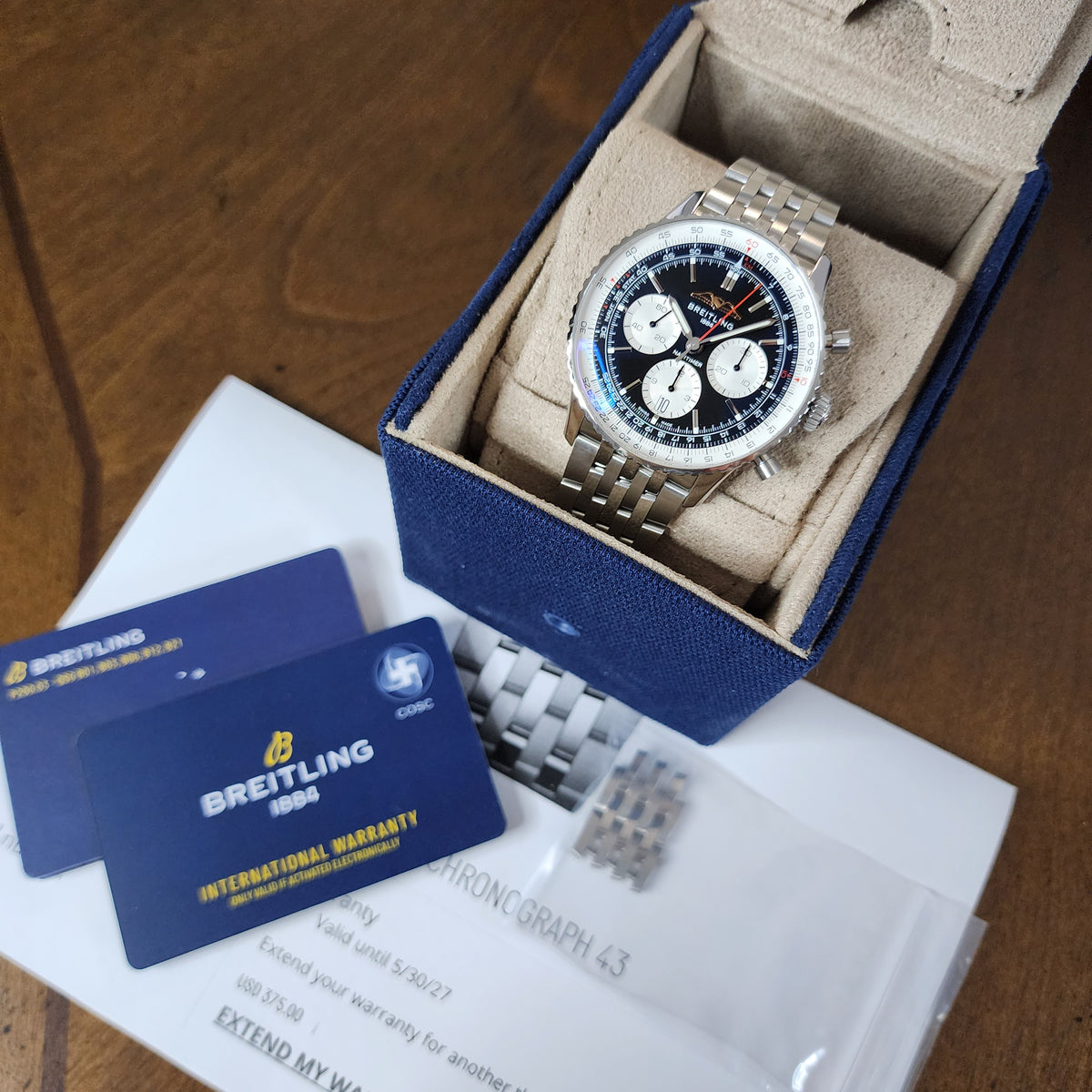 Breitling Navitimer B01 43mm full set view