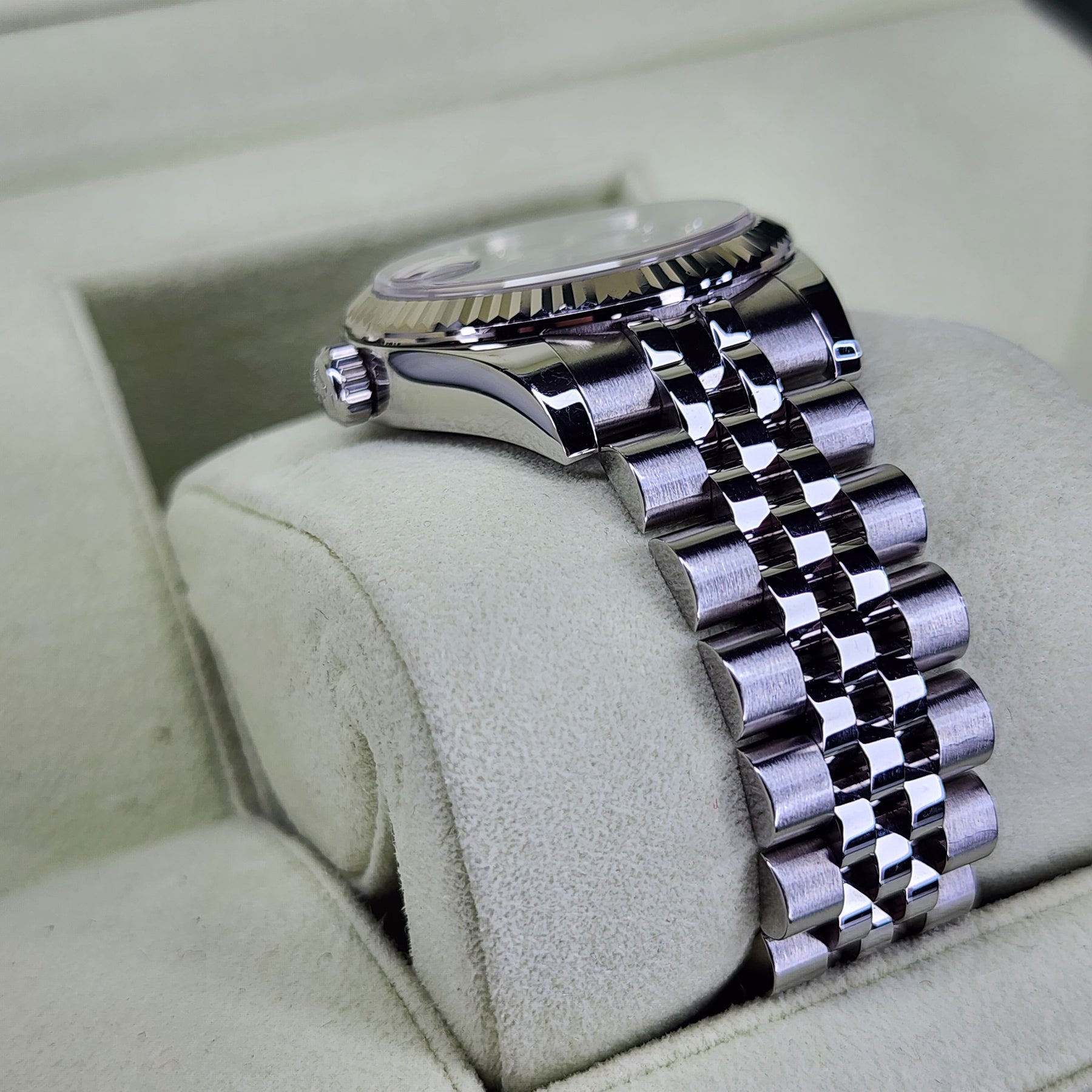Rolex Datejust 31 Diamond dial 178274 case, bracelet view