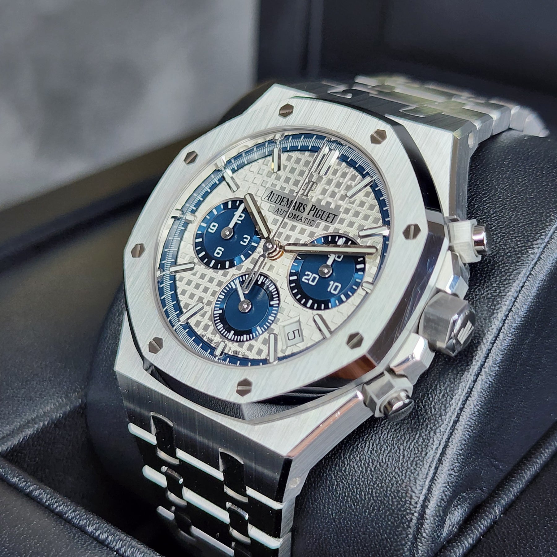 Audemars Piguet Royal Oak 38mm26315st Silver Panda right side view