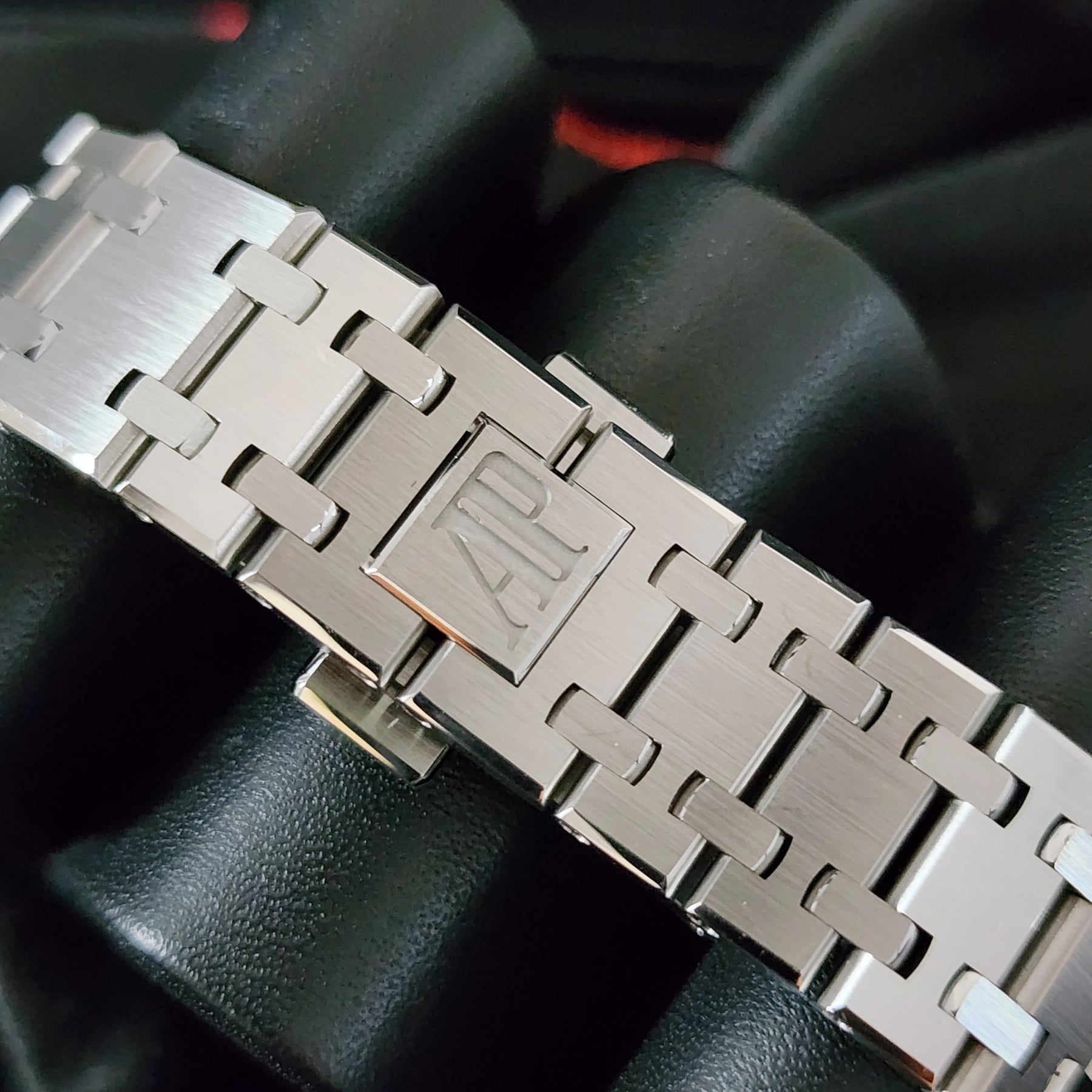 Audemars Piguet Royal Oak 38mm26315st Silver Panda clasp view