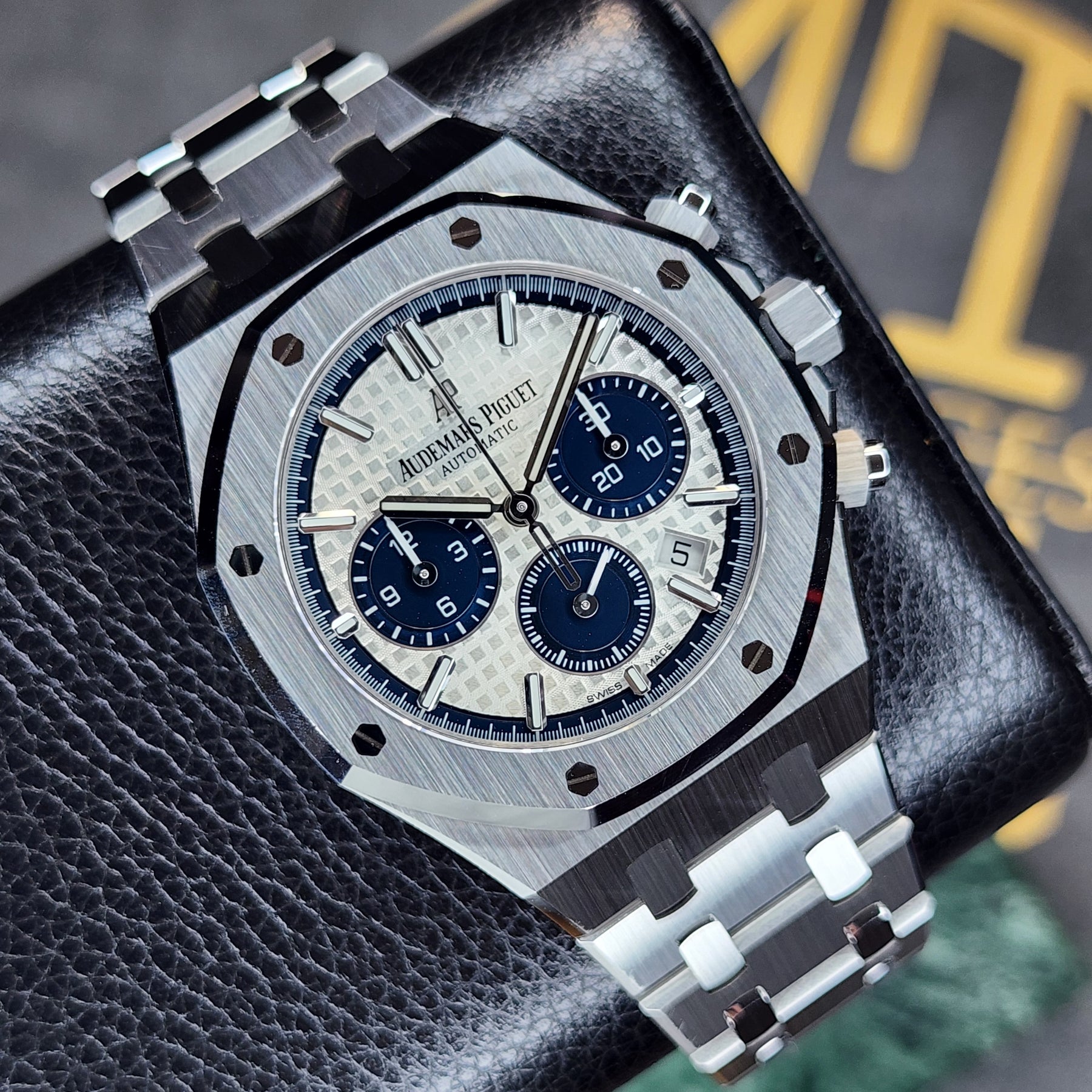 Audemars Piguet Royal Oak 38mm26315st Silver Panda front view