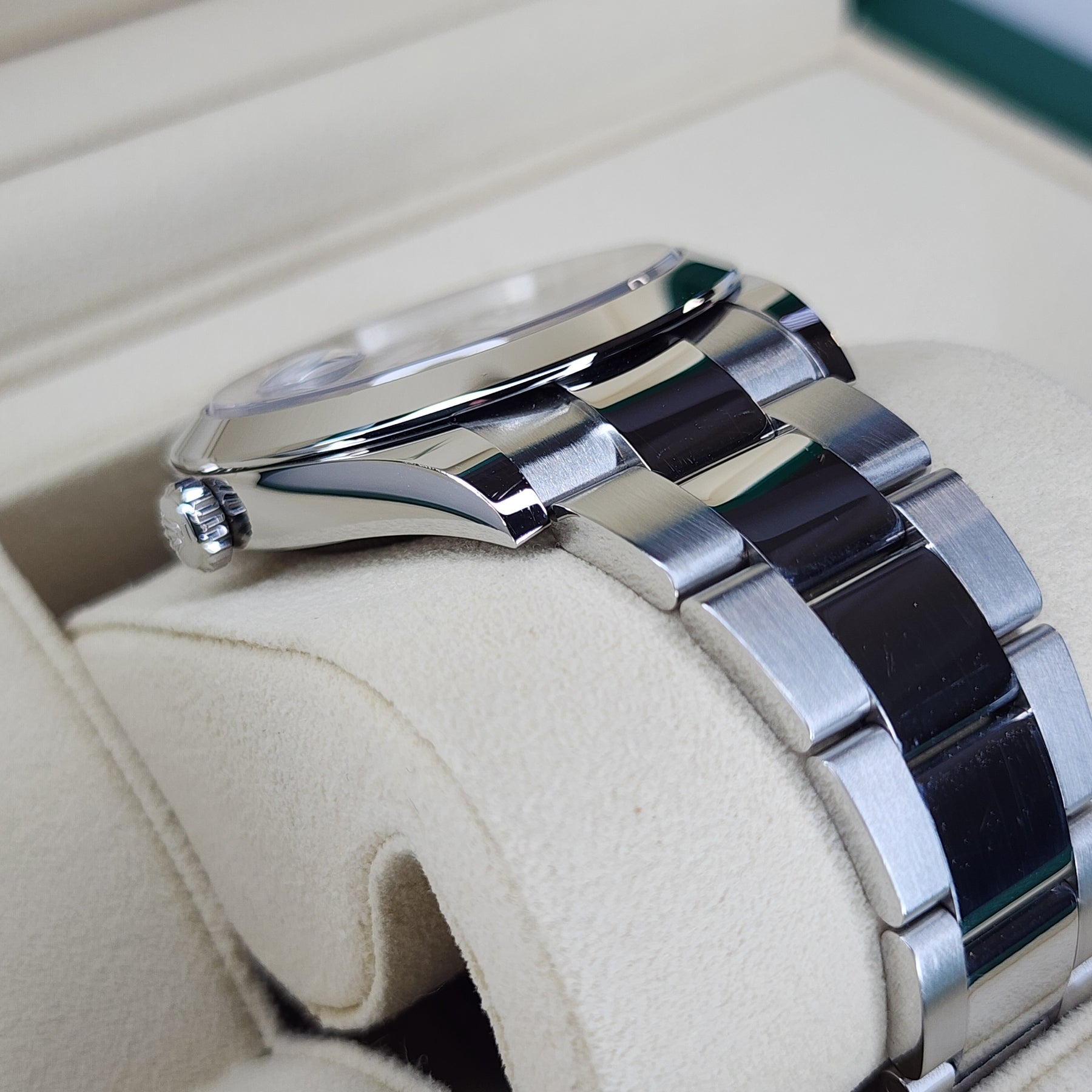 Rolex Datejust Azzurro-Blue case view