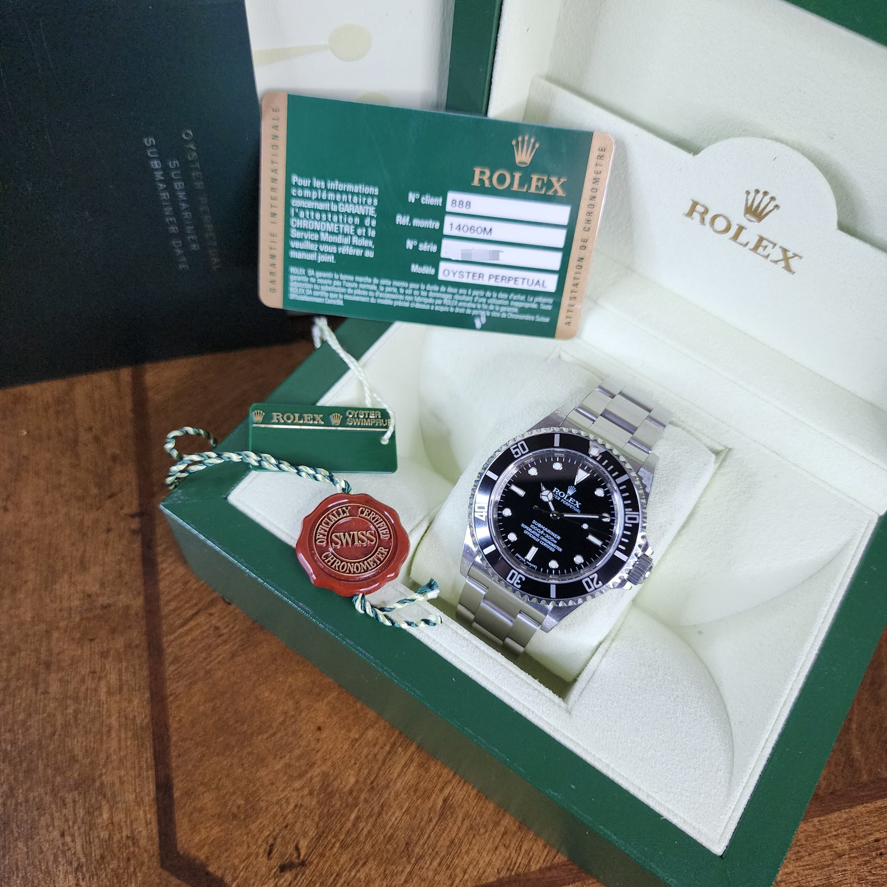 Rolex Submariner 14060M full set view