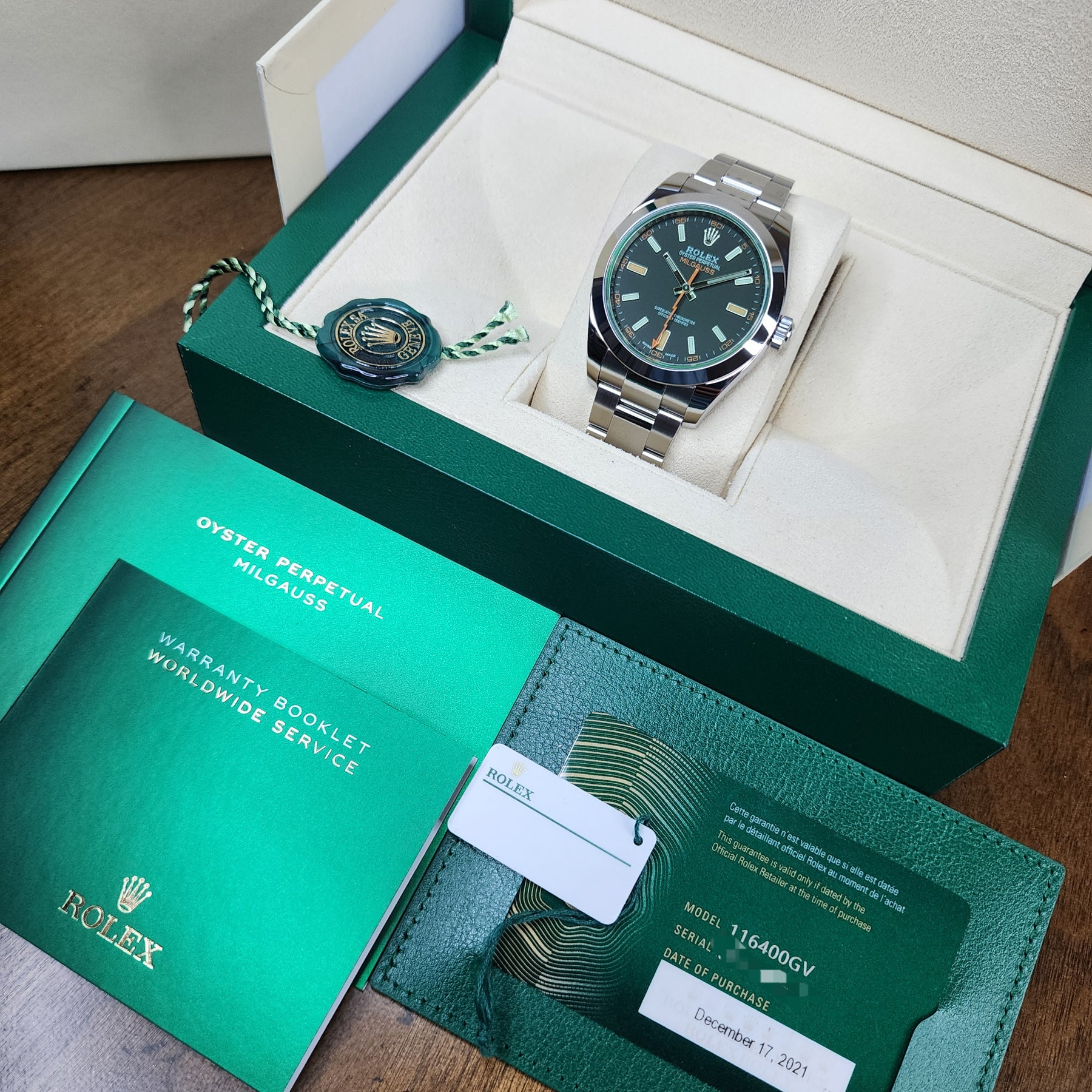 Rolex Milgauss Black Dial Green Crystal 116400GV full set view