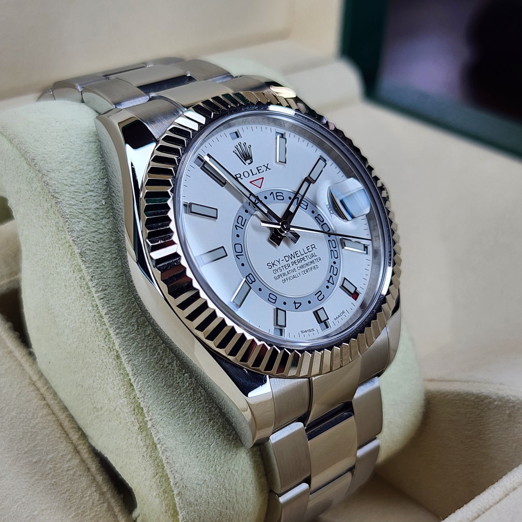 Rolex Sky-Dweller White 326934 ivory dial left side view