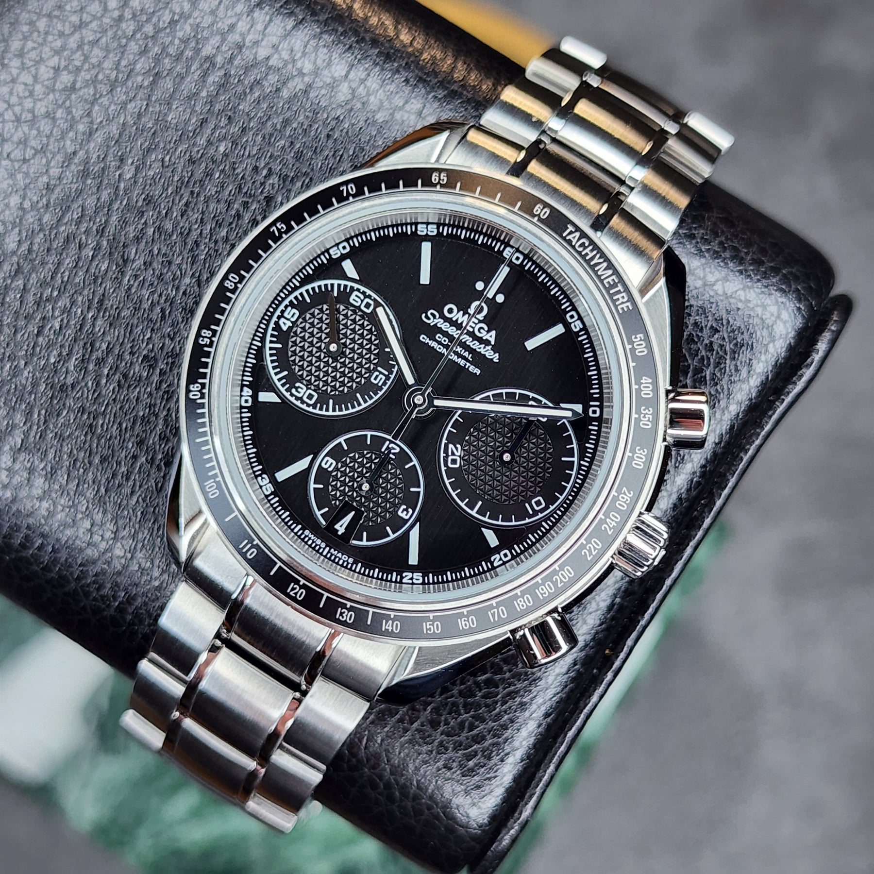 Omega Speedmaster Racing 40mm dial view