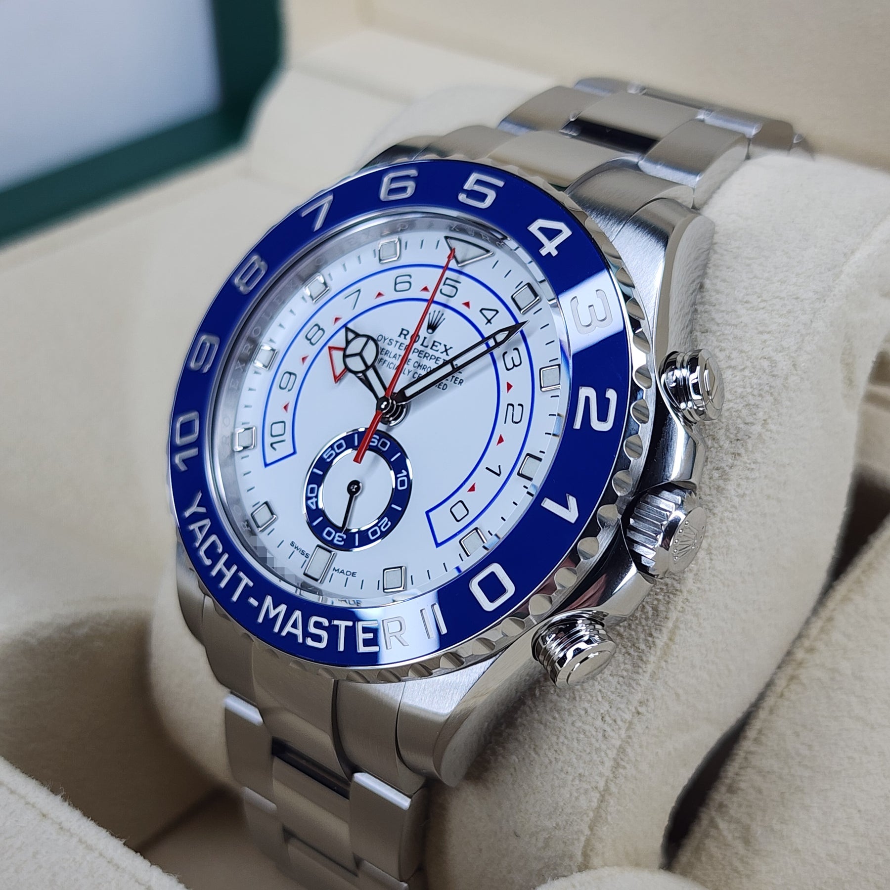 Rolex Yacht-Master II 116680 case, crown view