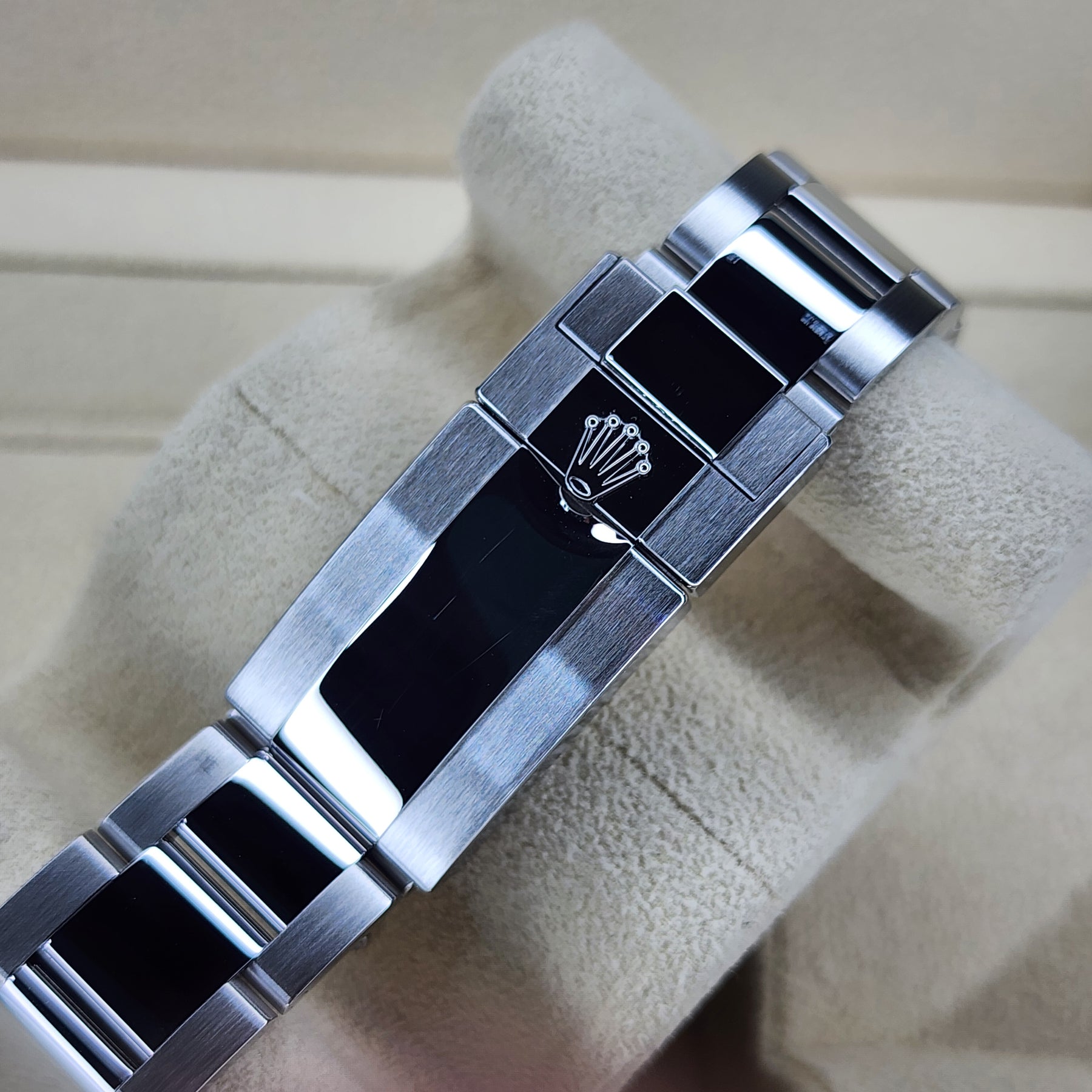 Rolex Yacht-Master II 116680 clasp view
