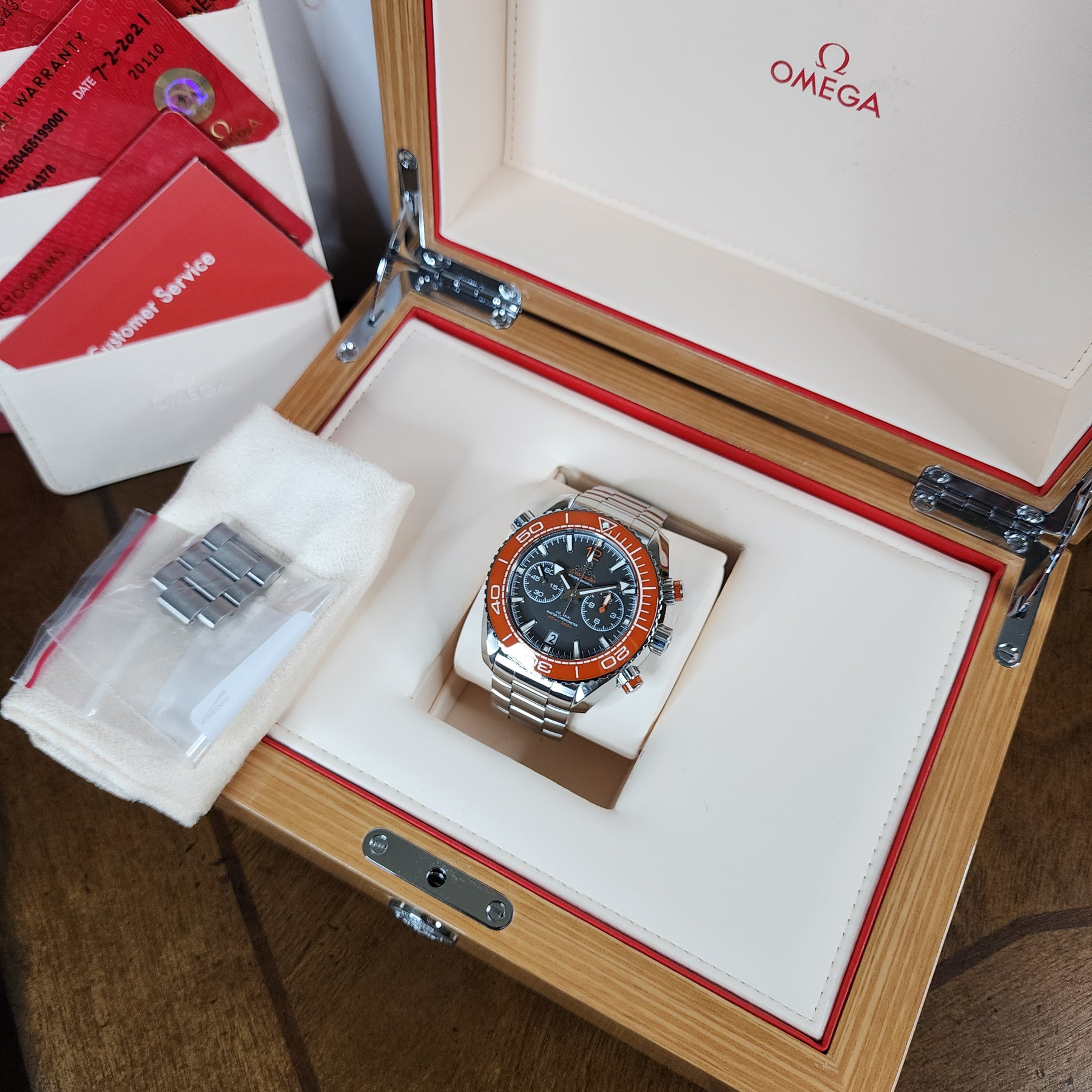 Omega Seamaster Planet Ocean 45.5mm full set view
