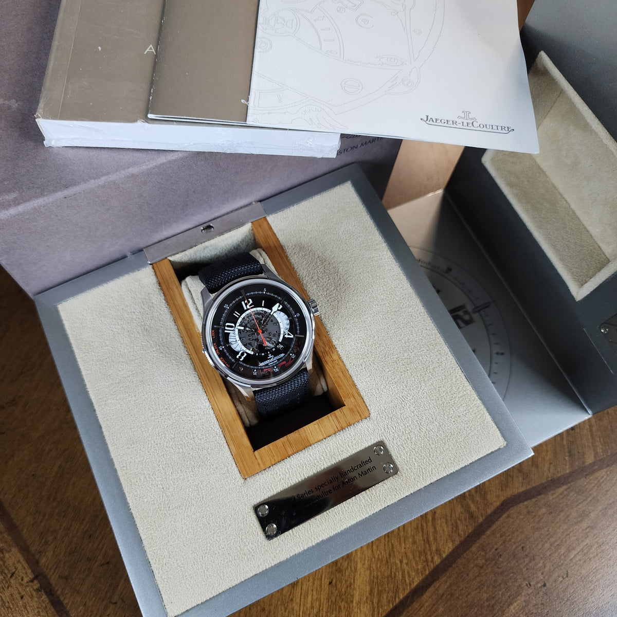 Jaeger-LeCoultre Amvox2 Aston Martin DBS full set view