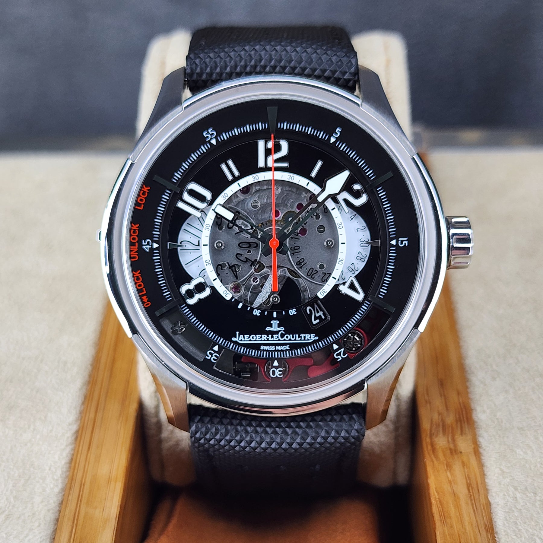 Jaeger-LeCoultre Amvox2 Aston Martin DBS front view
