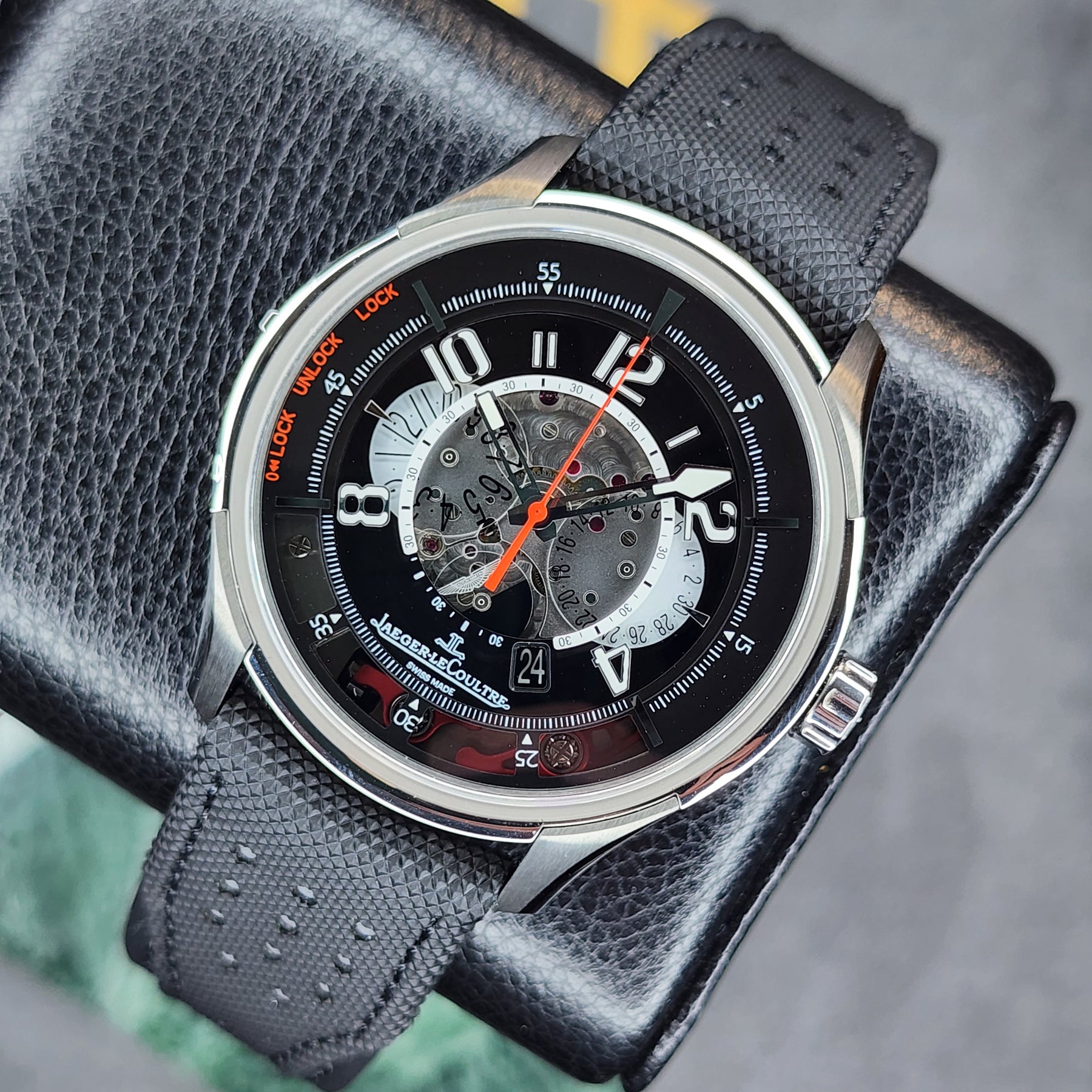 Jaeger-LeCoultre Amvox2 Aston Martin DBS front view