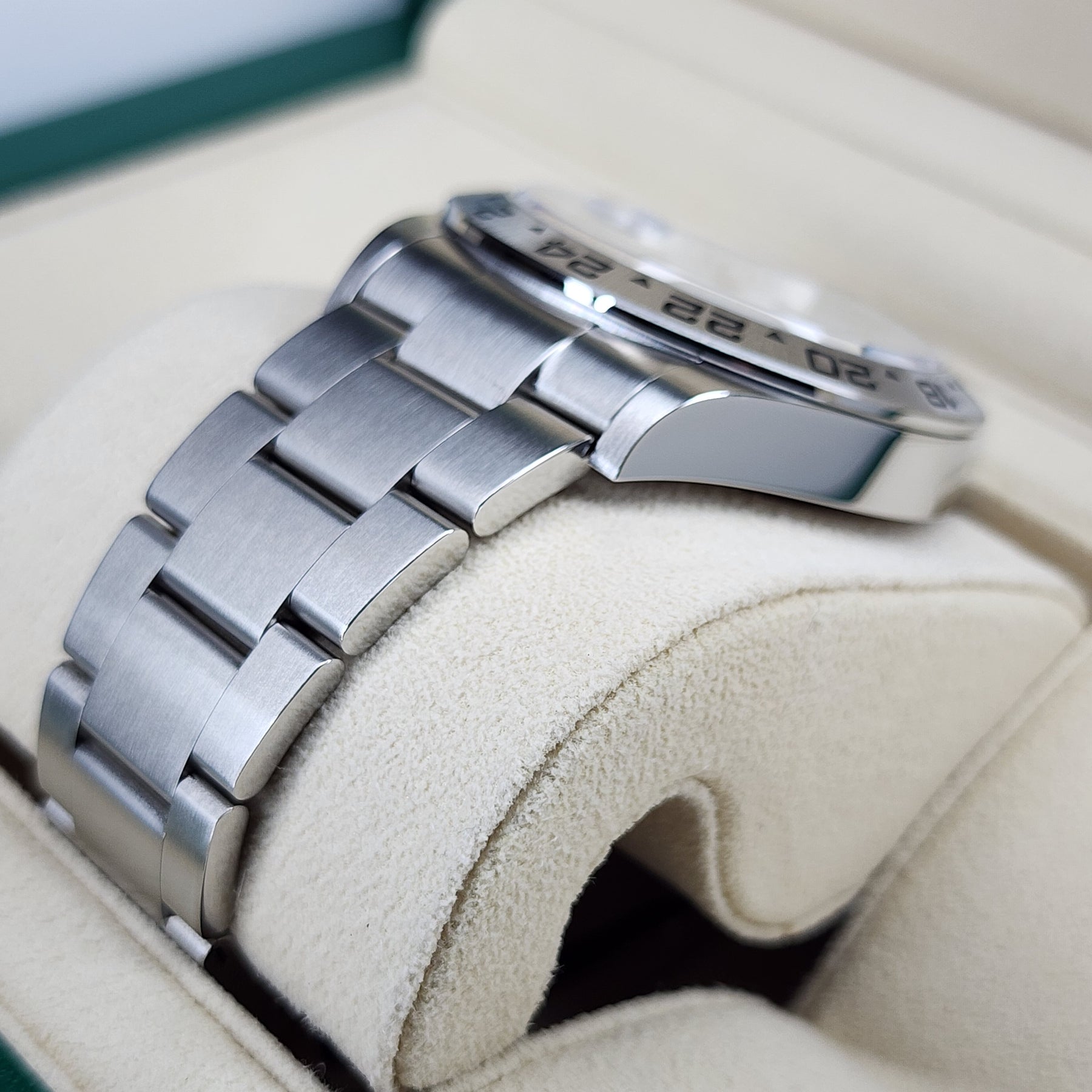 Rolex Explorer II Polar 226570 bracelet view
