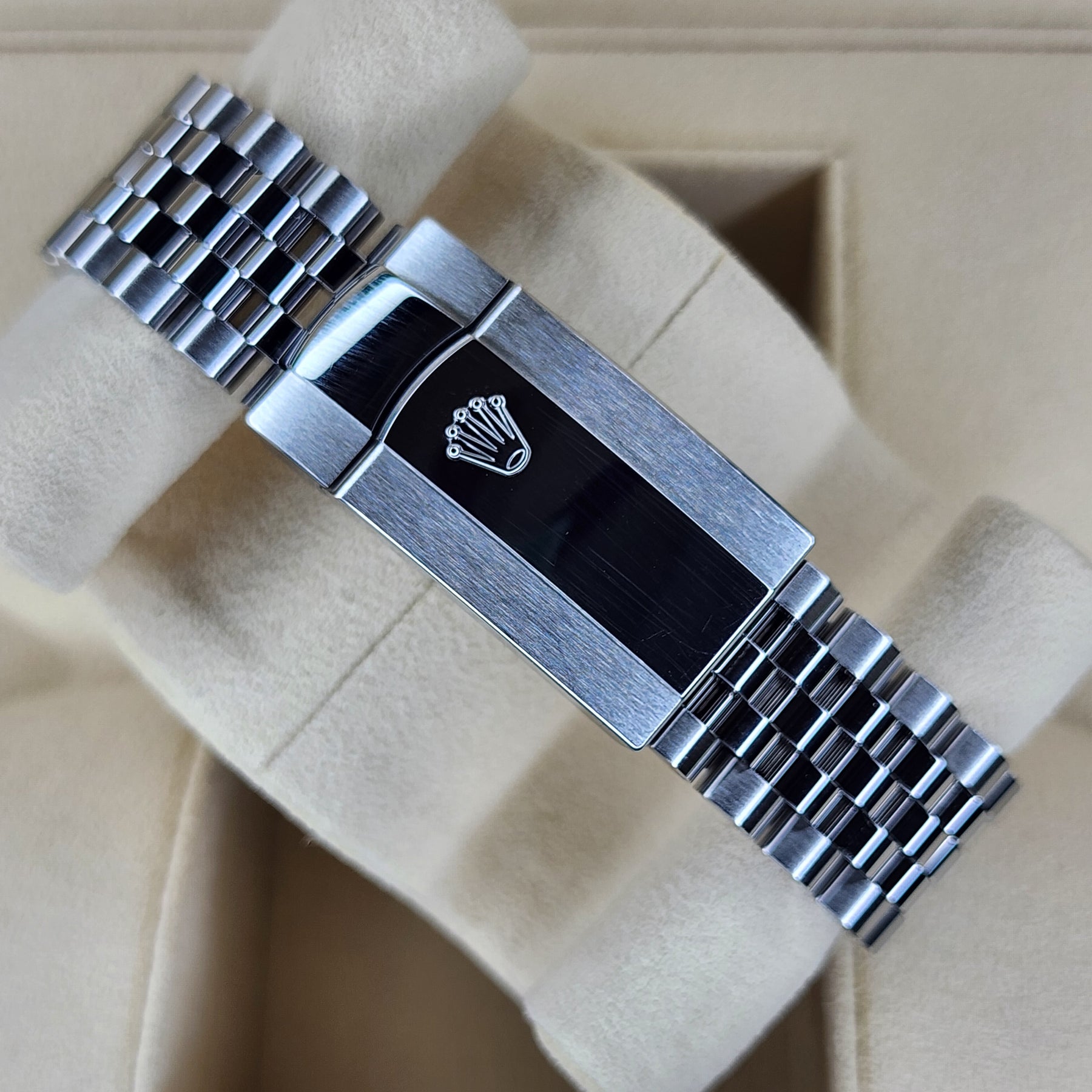 Rolex Datejust Wimbledon 126300 clasp view