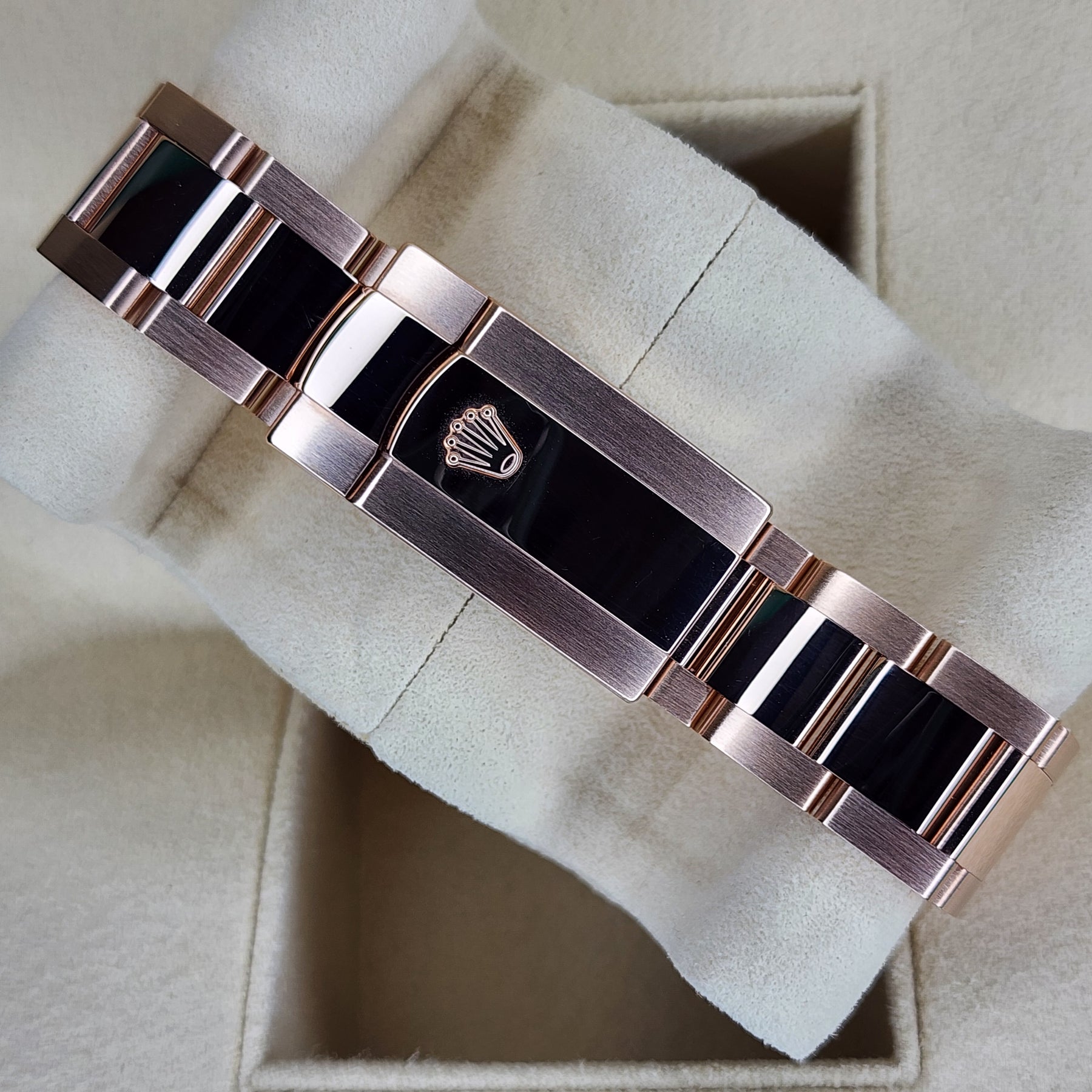 Rolex Sky-Dweller Annual Calendar 326935 clasp view