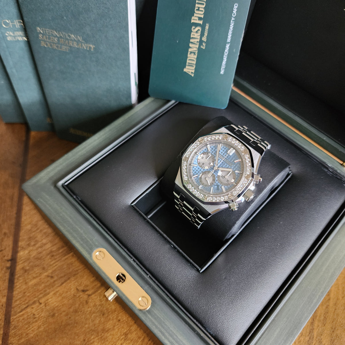 Audemars Piguet Royal Oak Chrono 38mm 26715ST front set view