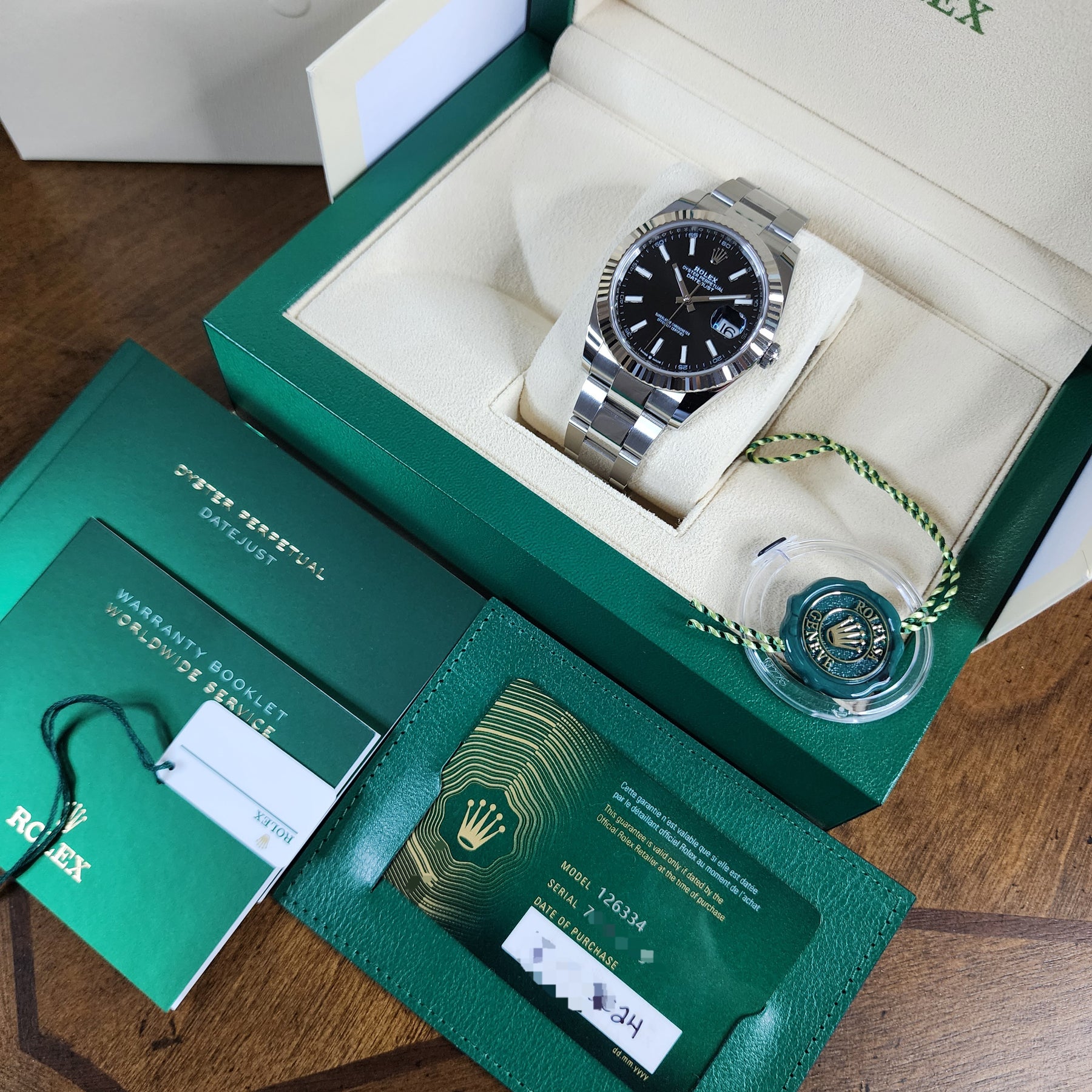 Rolex Datejust Bright Black Dial 136334 full set view